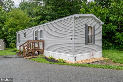 6 BRACKBILL COURT QUARRYVILLE PA 17566