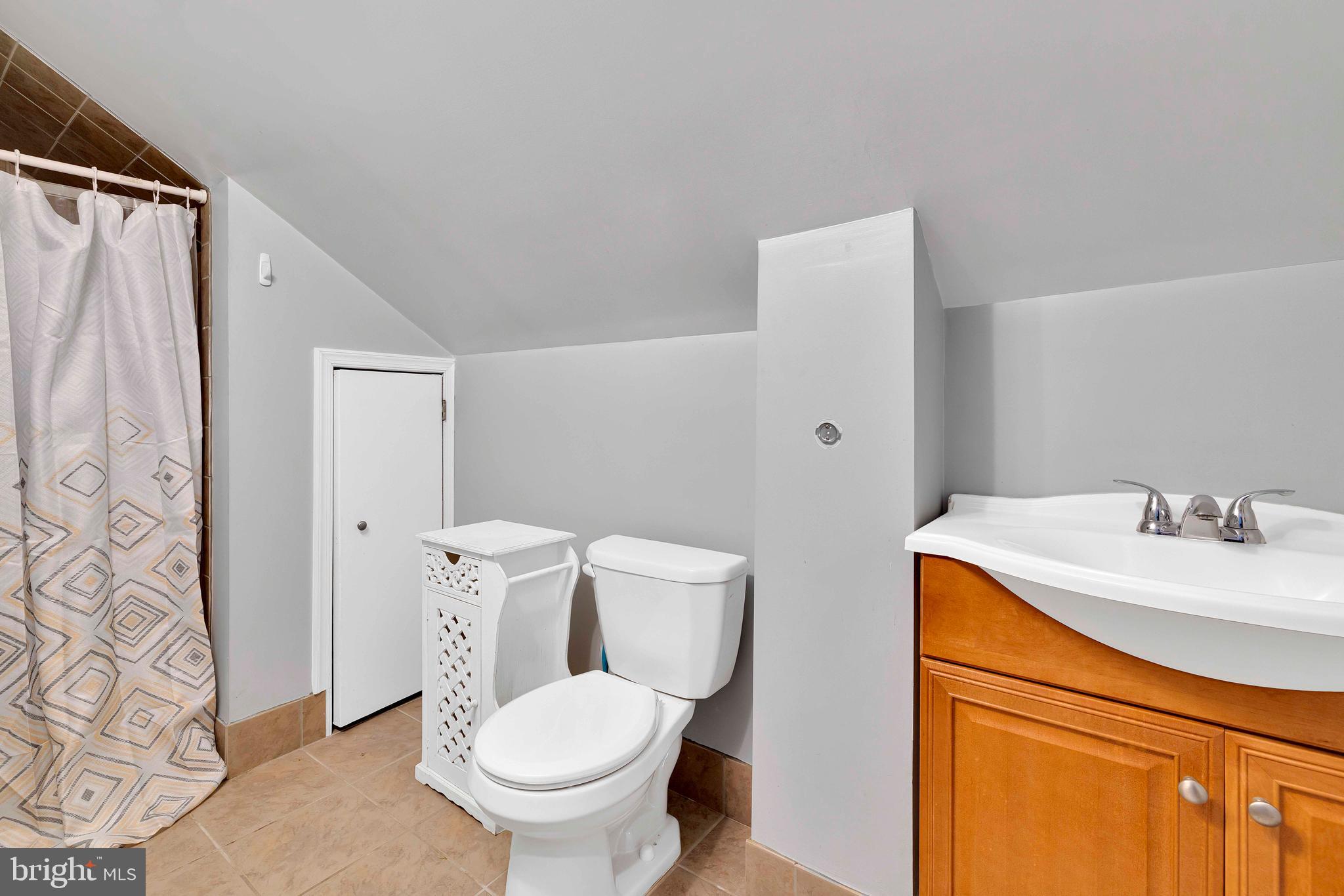 FOX CHASE - Residential