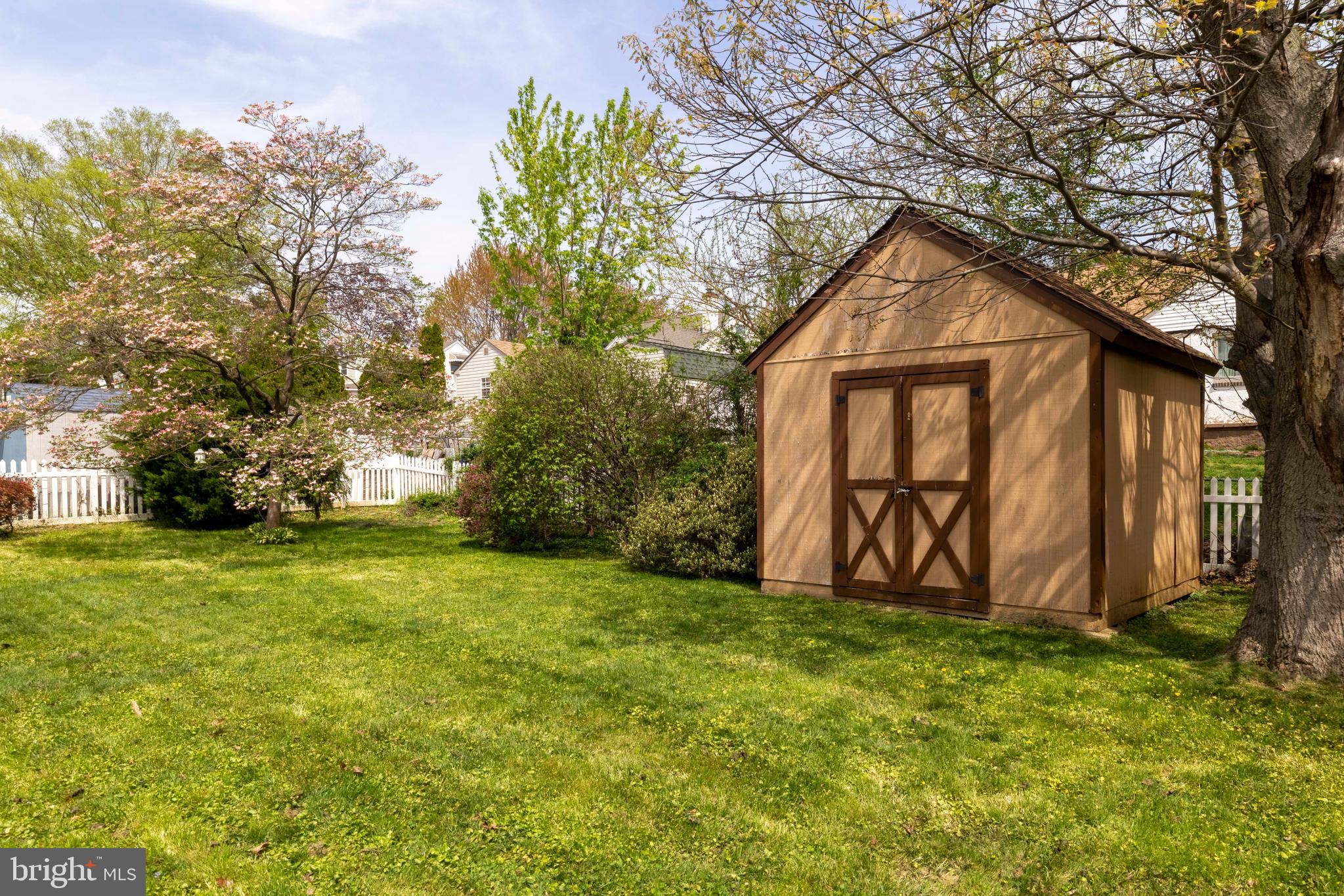 FOX CHASE - Residential