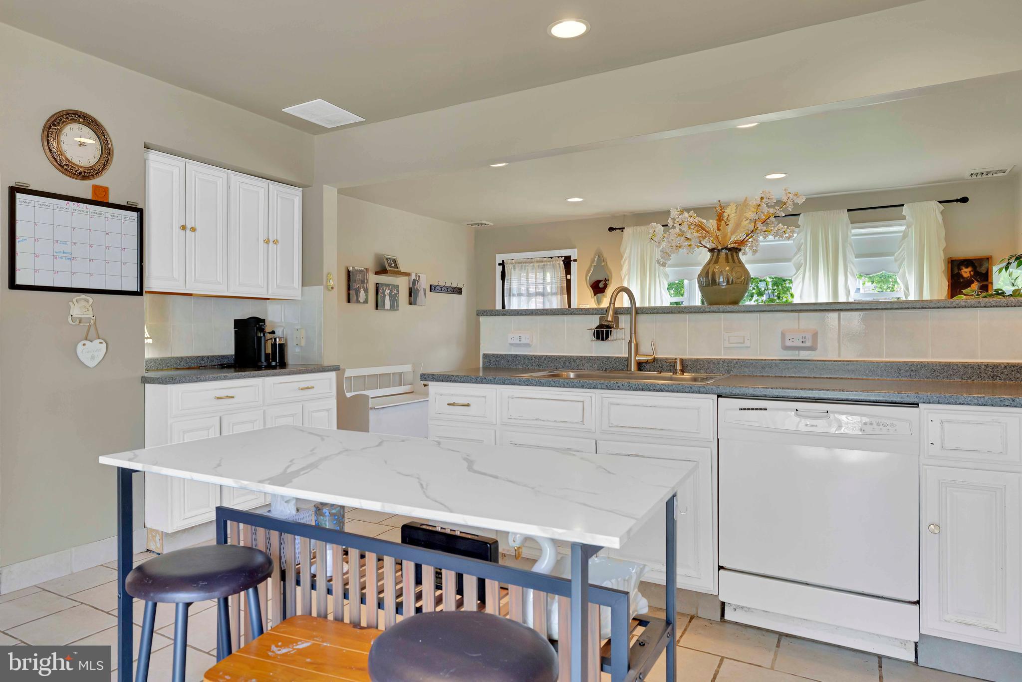 FOX CHASE - Residential