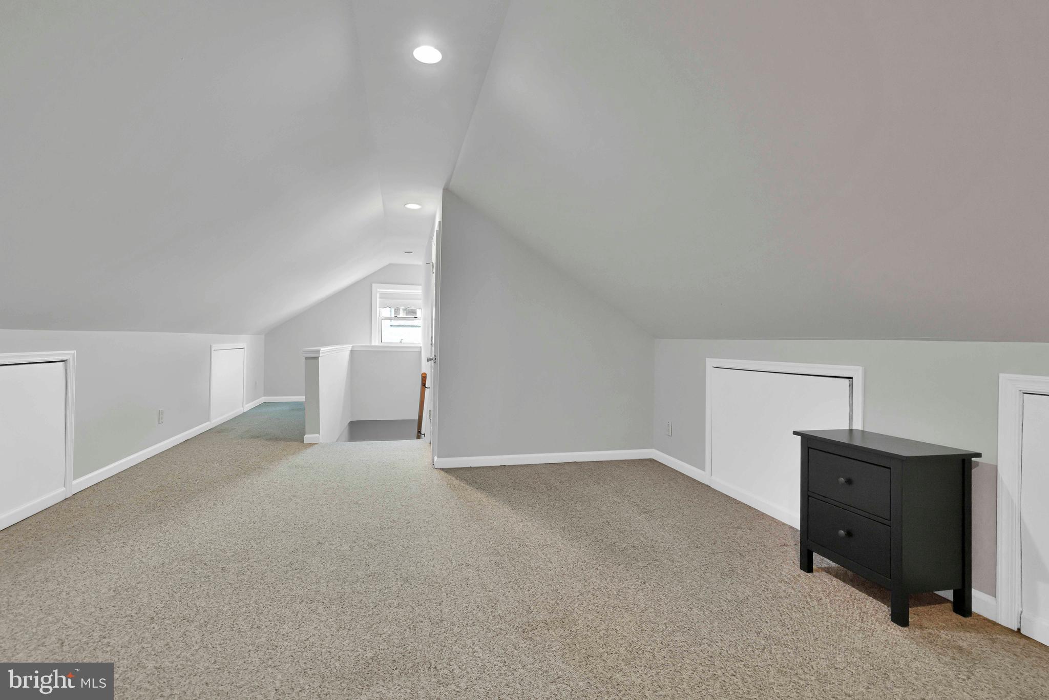 FOX CHASE - Residential