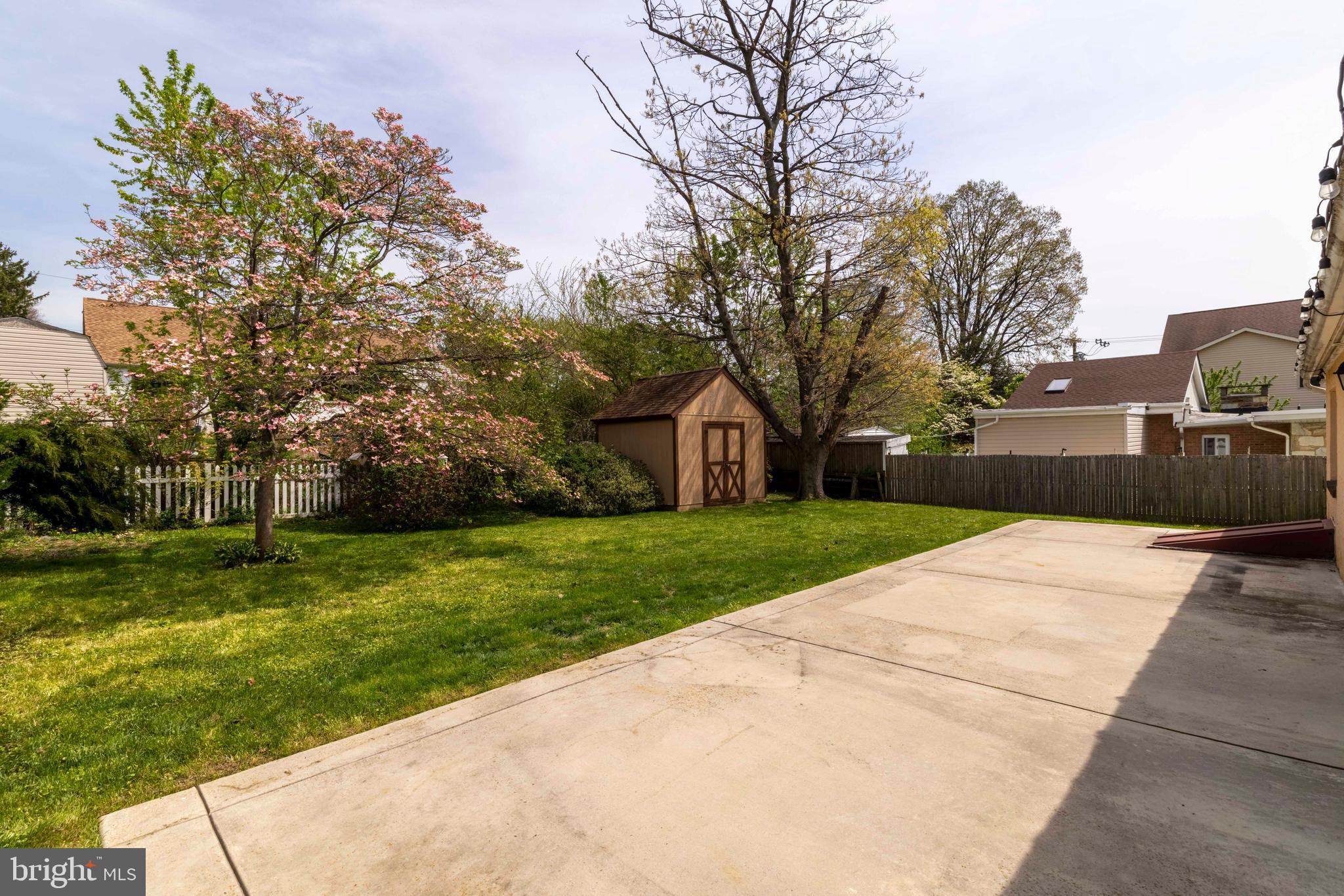 FOX CHASE - Residential