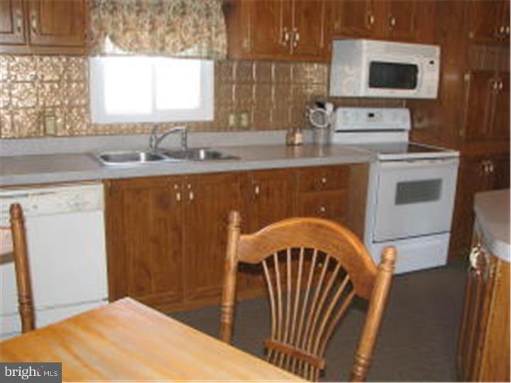 COUNTRY ACRES GOLD - Residential