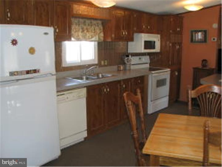 COUNTRY ACRES GOLD - Residential
