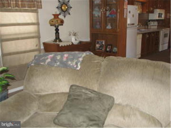 COUNTRY ACRES GOLD - Residential
