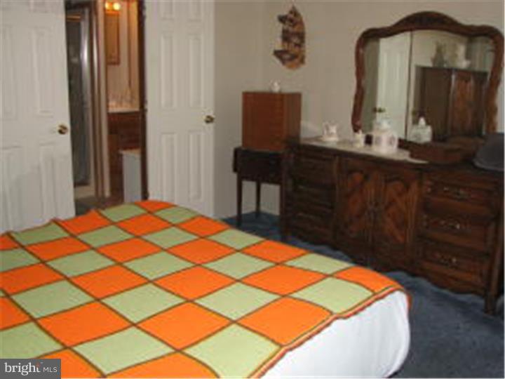 COUNTRY ACRES GOLD - Residential