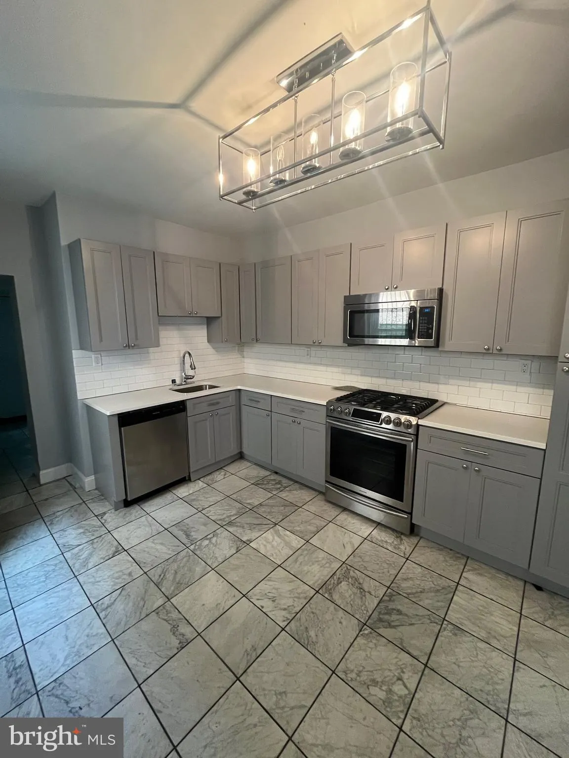 Philadelphia, Pennsylvania 19123, United States, 4 Bedrooms Bedrooms, ,2 BathroomsBathrooms,Residential,Active,155850