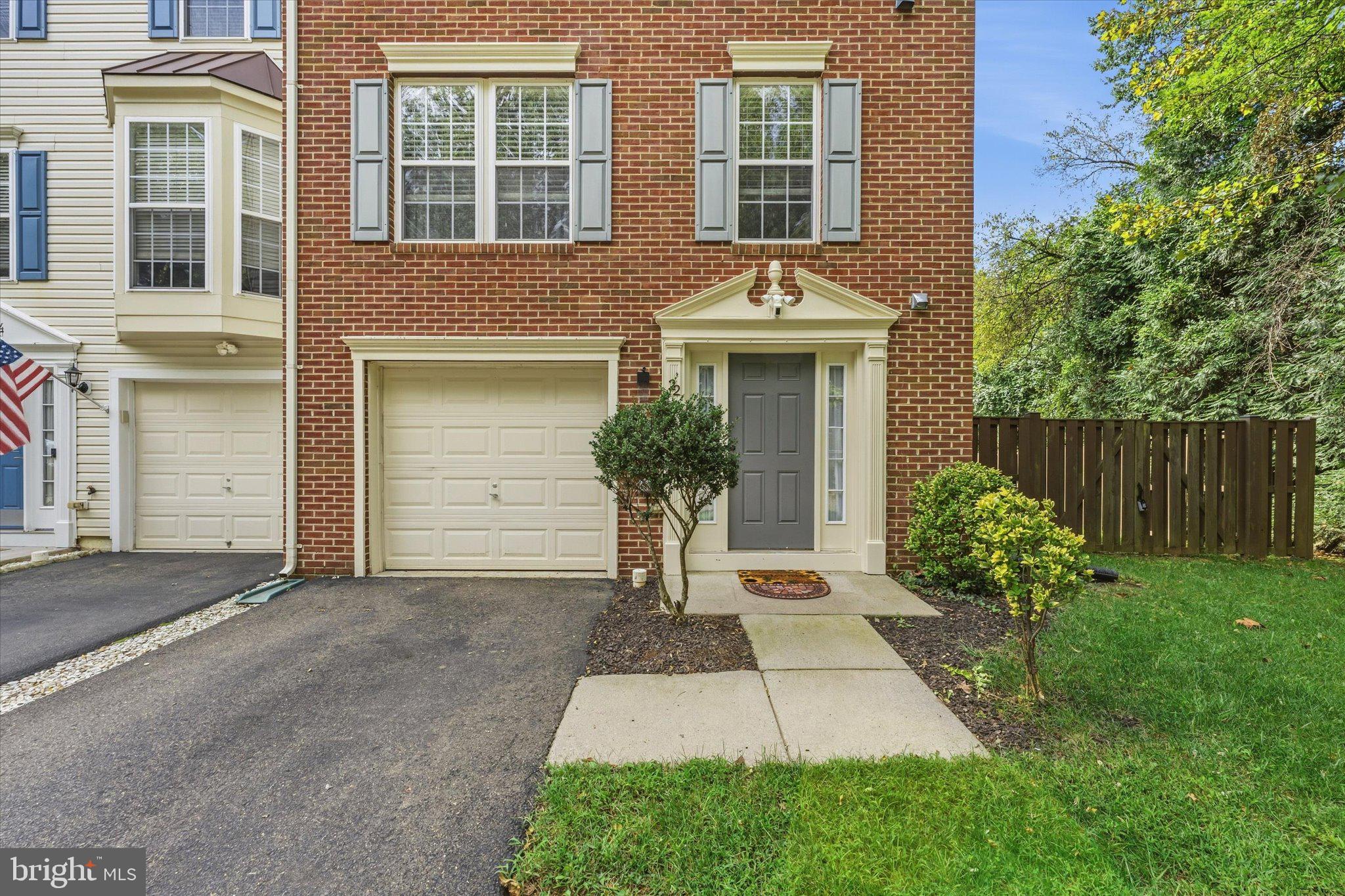 22 KINGSBRIDGE CT.