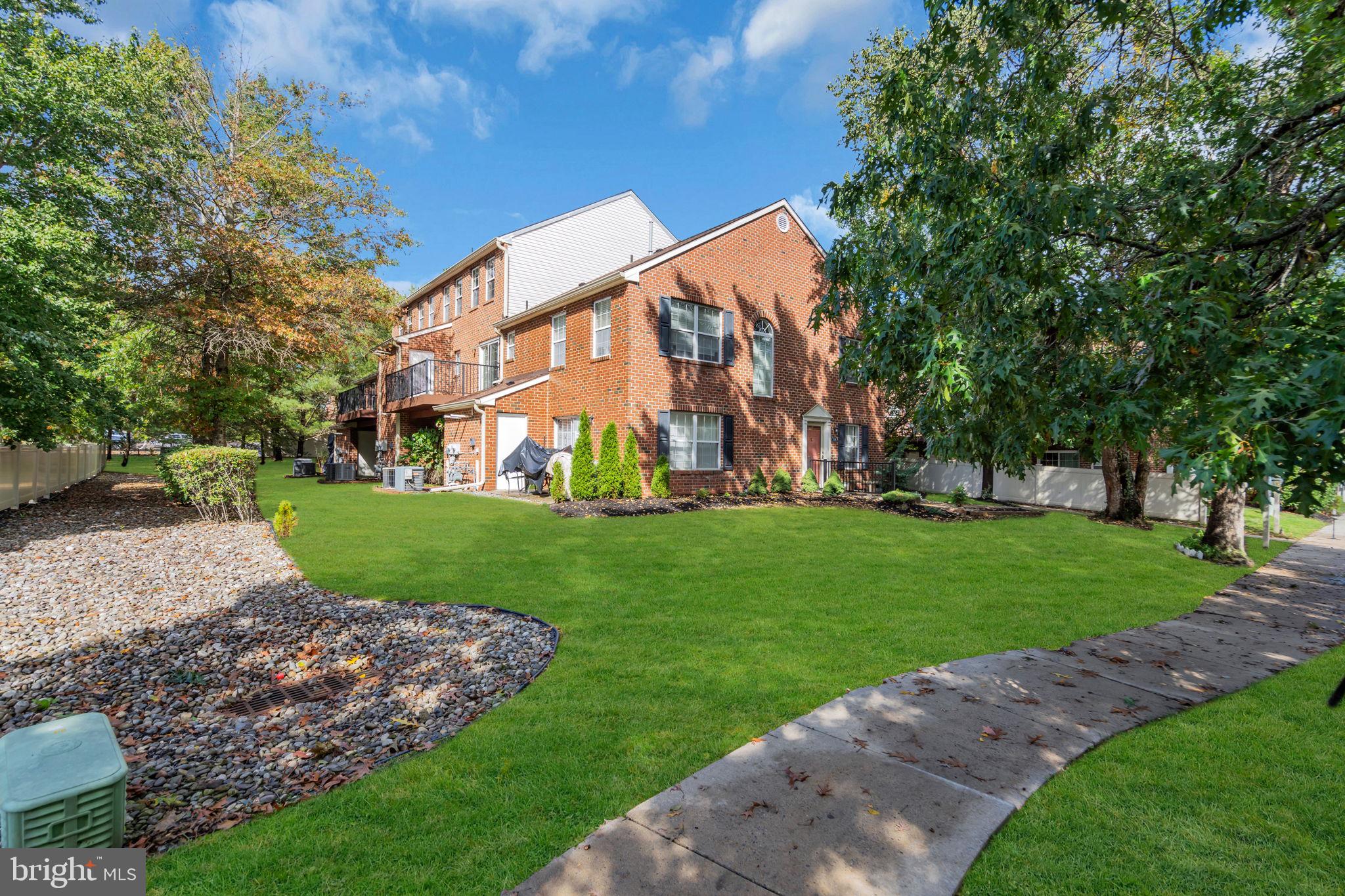 1555 THOMAS JEFFERSON COURT 455