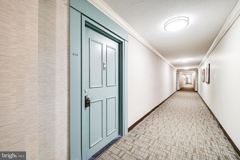 Photo of 205 Yoakum Parkway #810, ALEXANDRIA, VA 22304 (MLS # VAAX2051222)