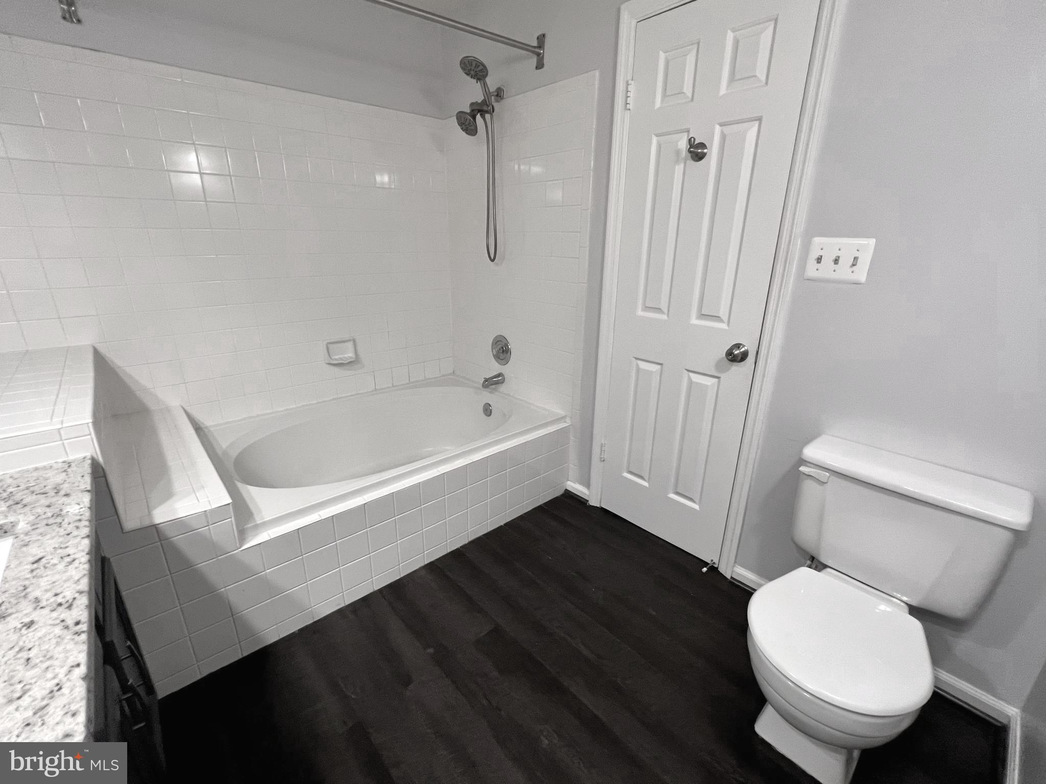 KINGSTOWNE - Residential Lease