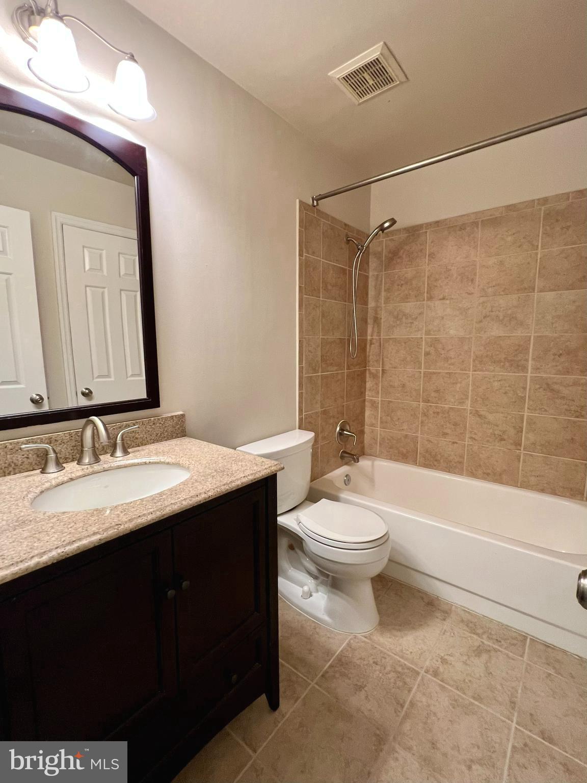 KINGSTOWNE - Residential Lease