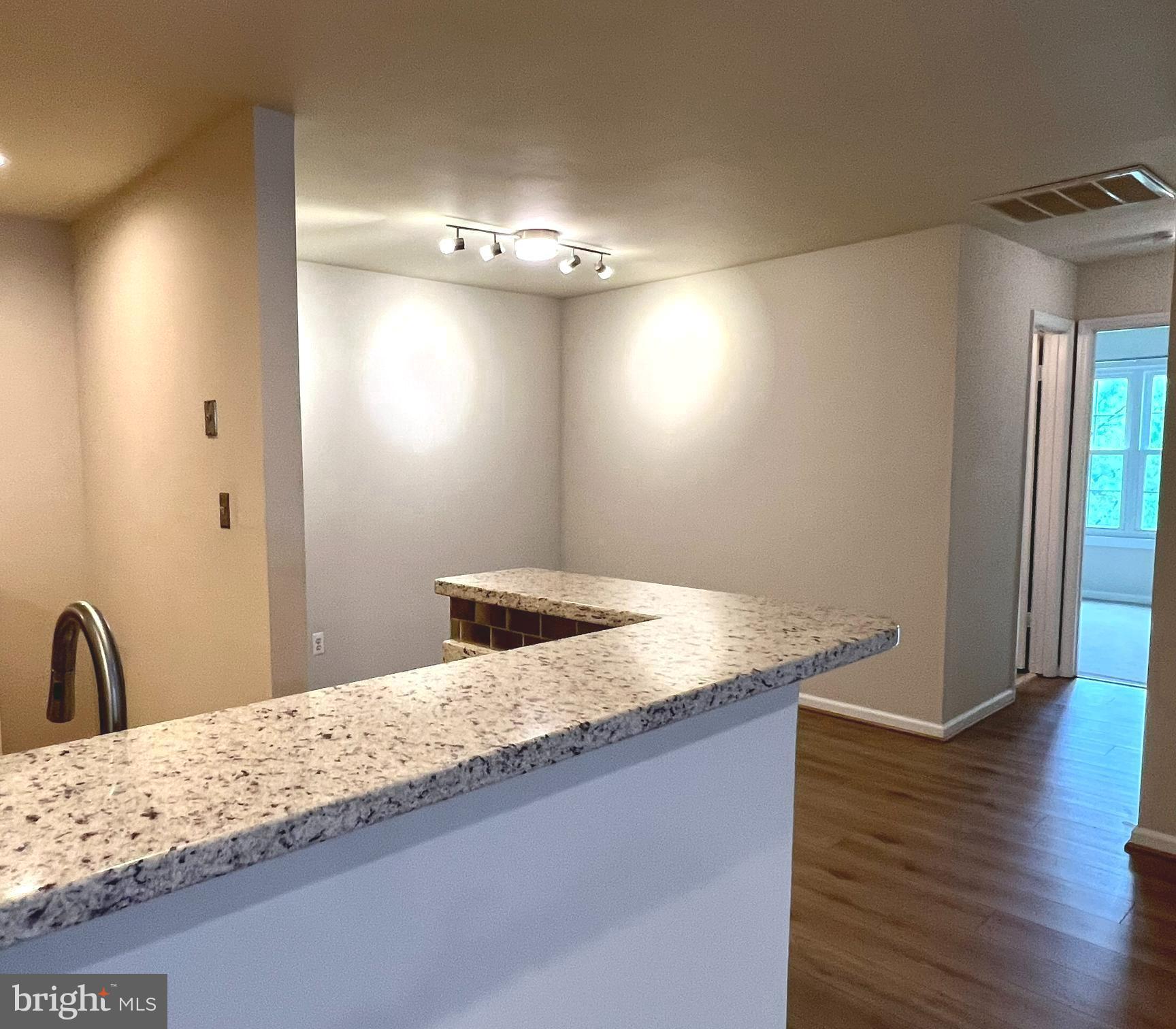 KINGSTOWNE - Residential Lease