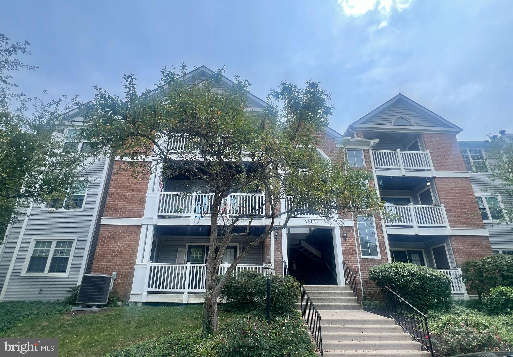 KINGSTOWNE - Residential Lease