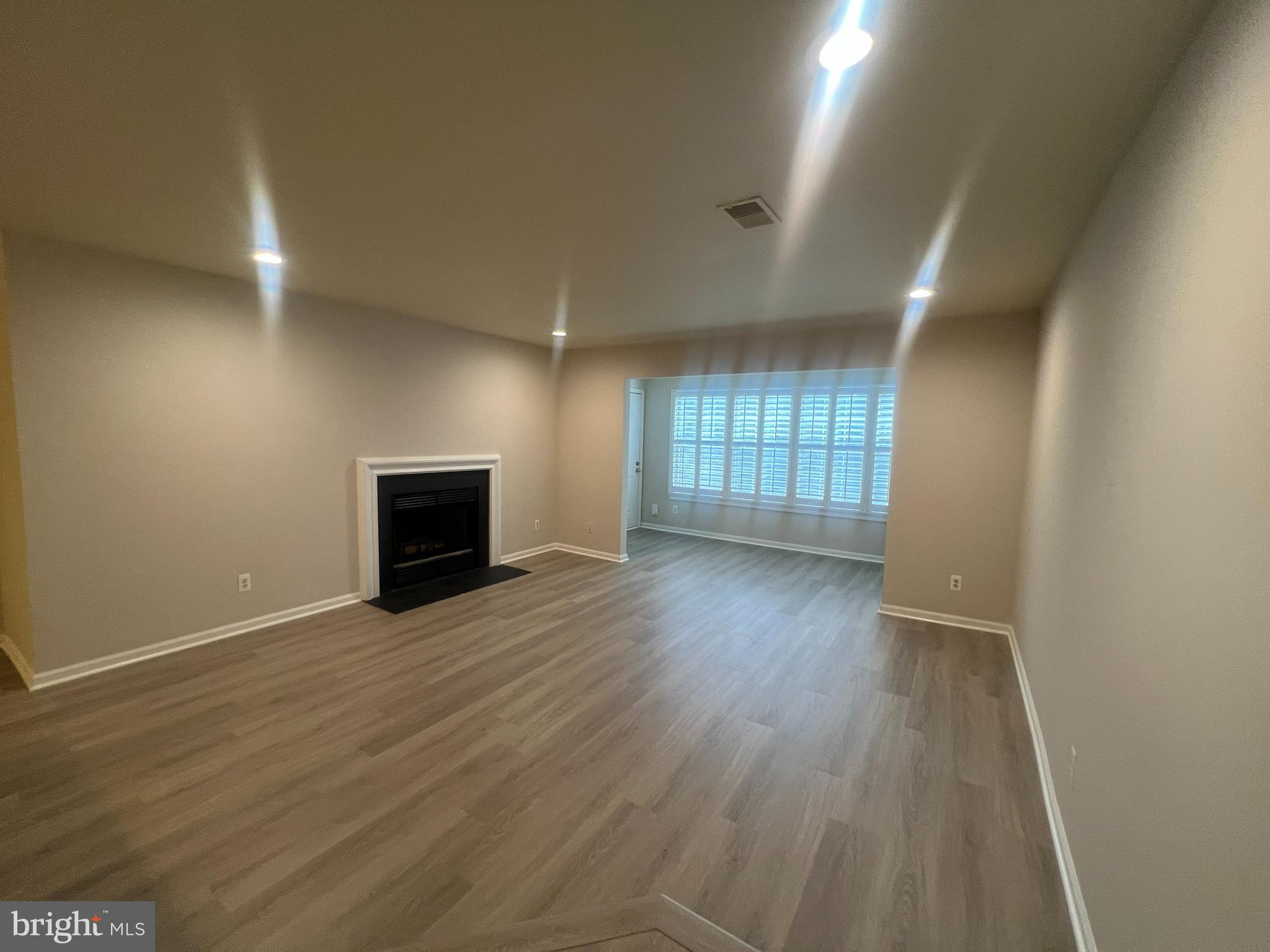 KINGSTOWNE - Residential Lease