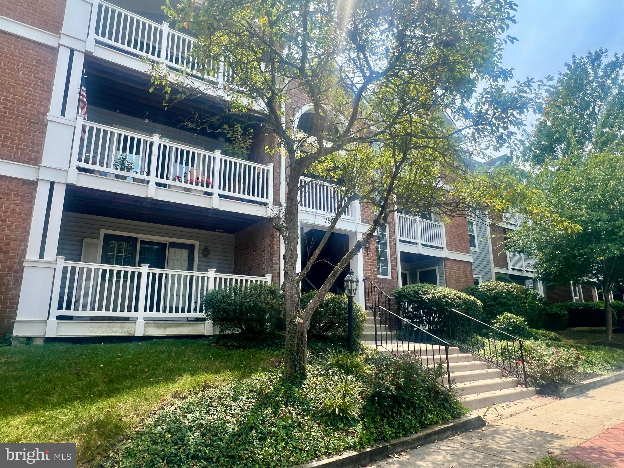 KINGSTOWNE - Residential Lease