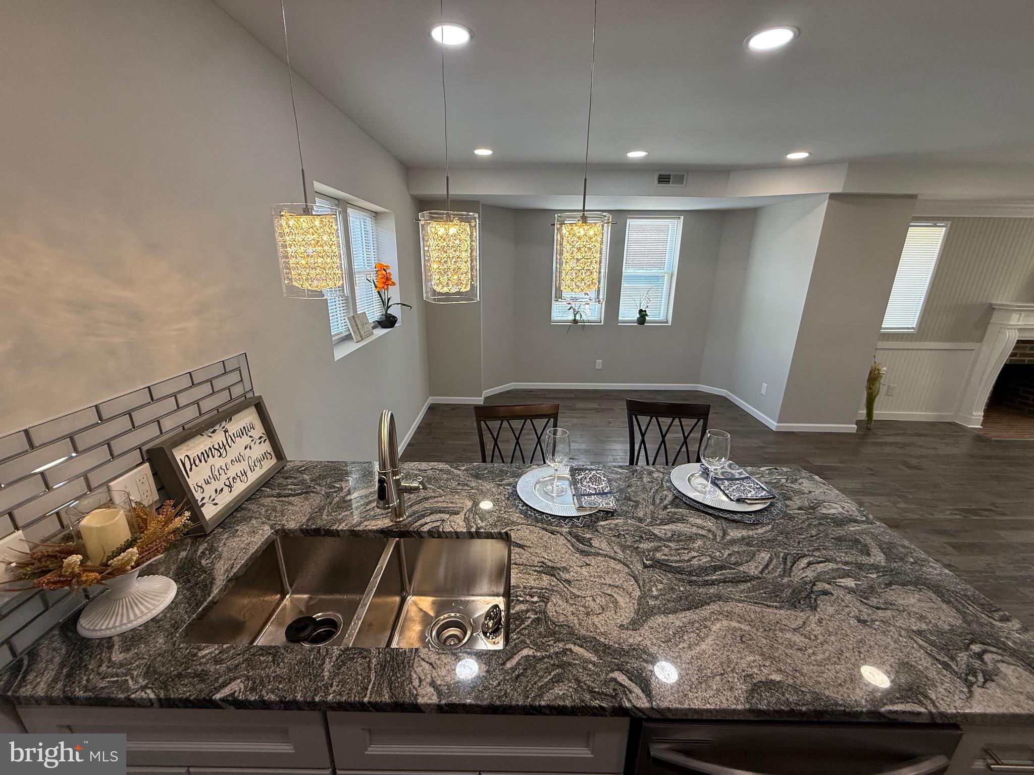 EAST FALLS - Residential