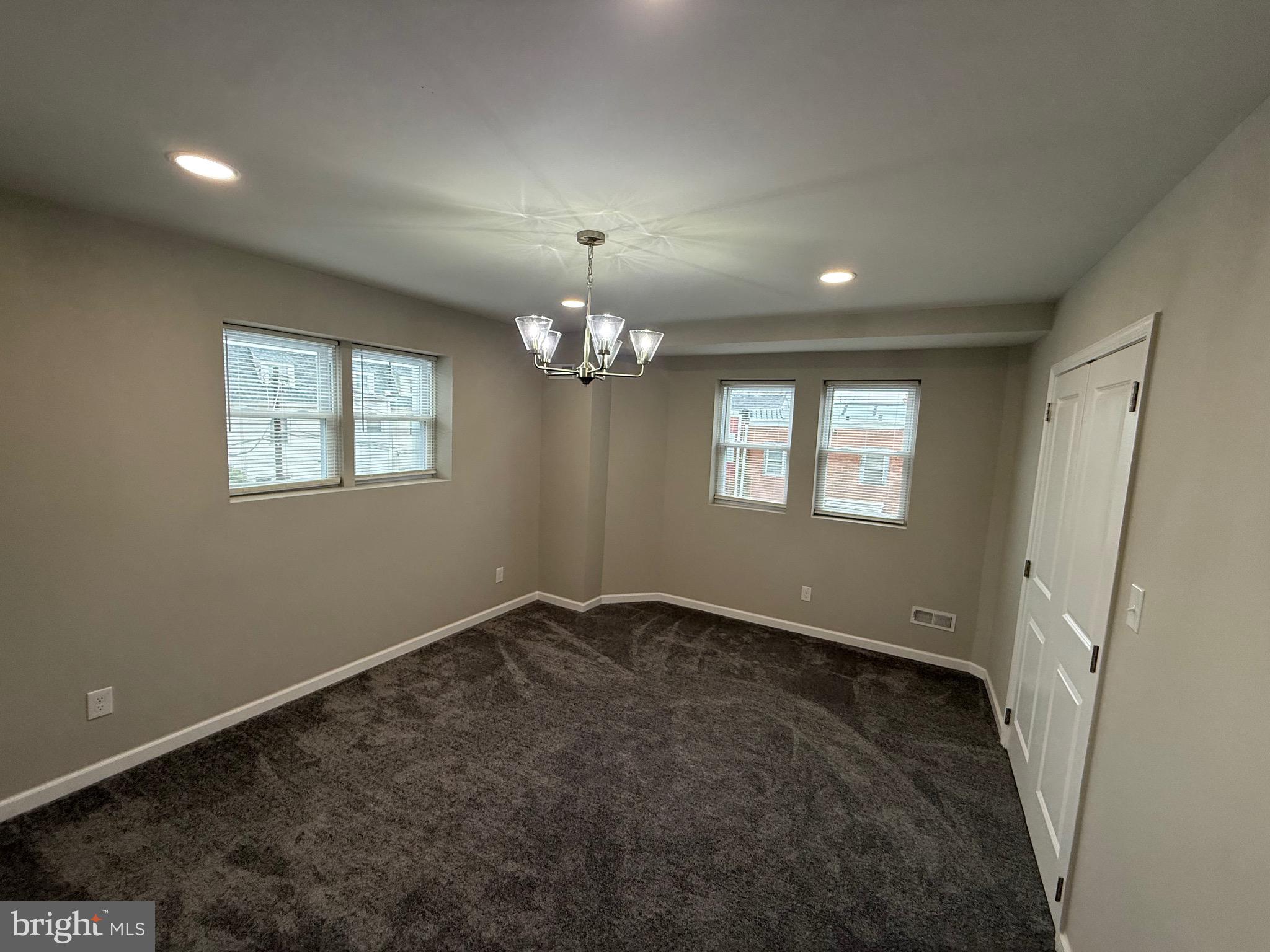 EAST FALLS - Residential