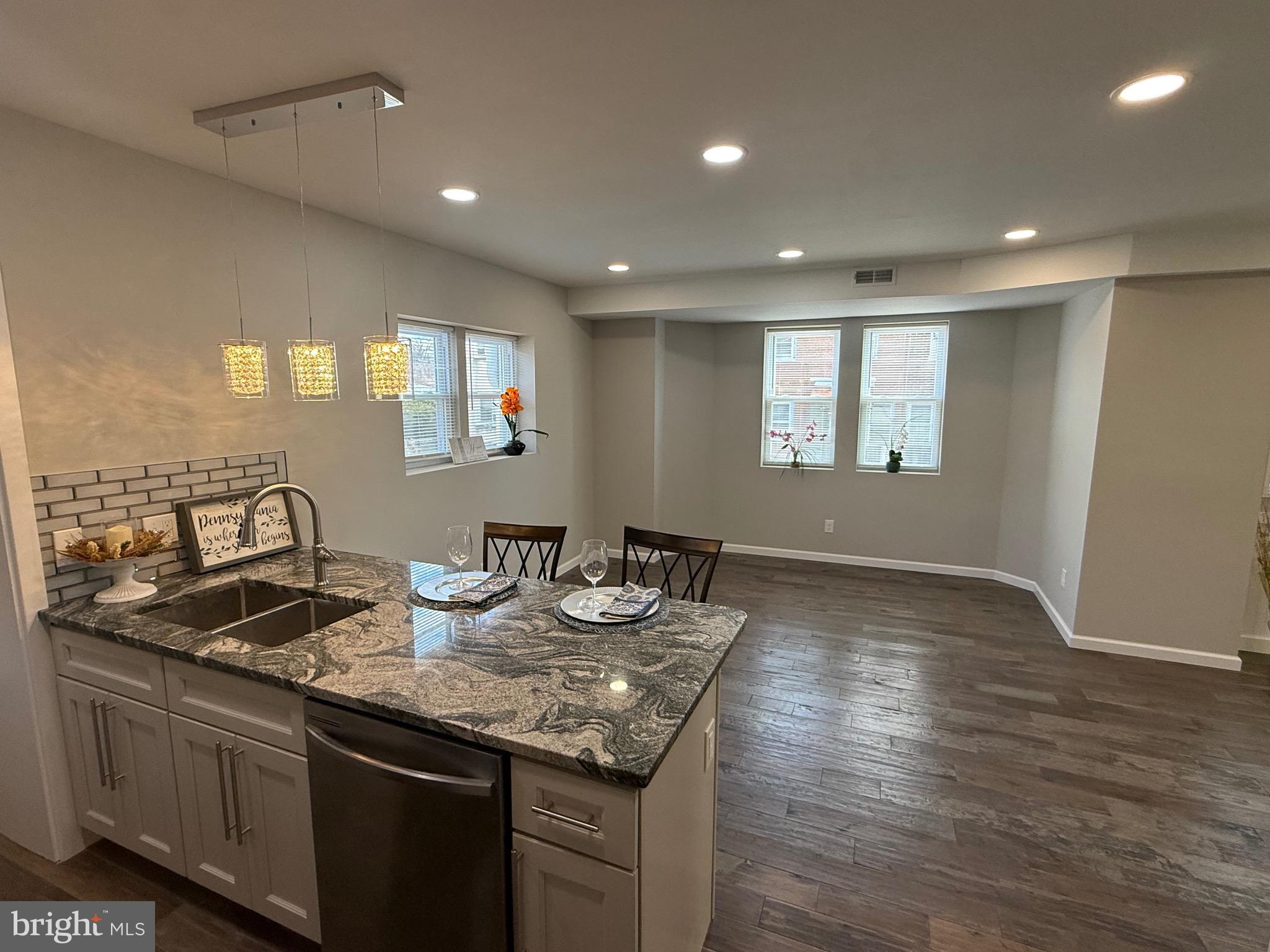 EAST FALLS - Residential