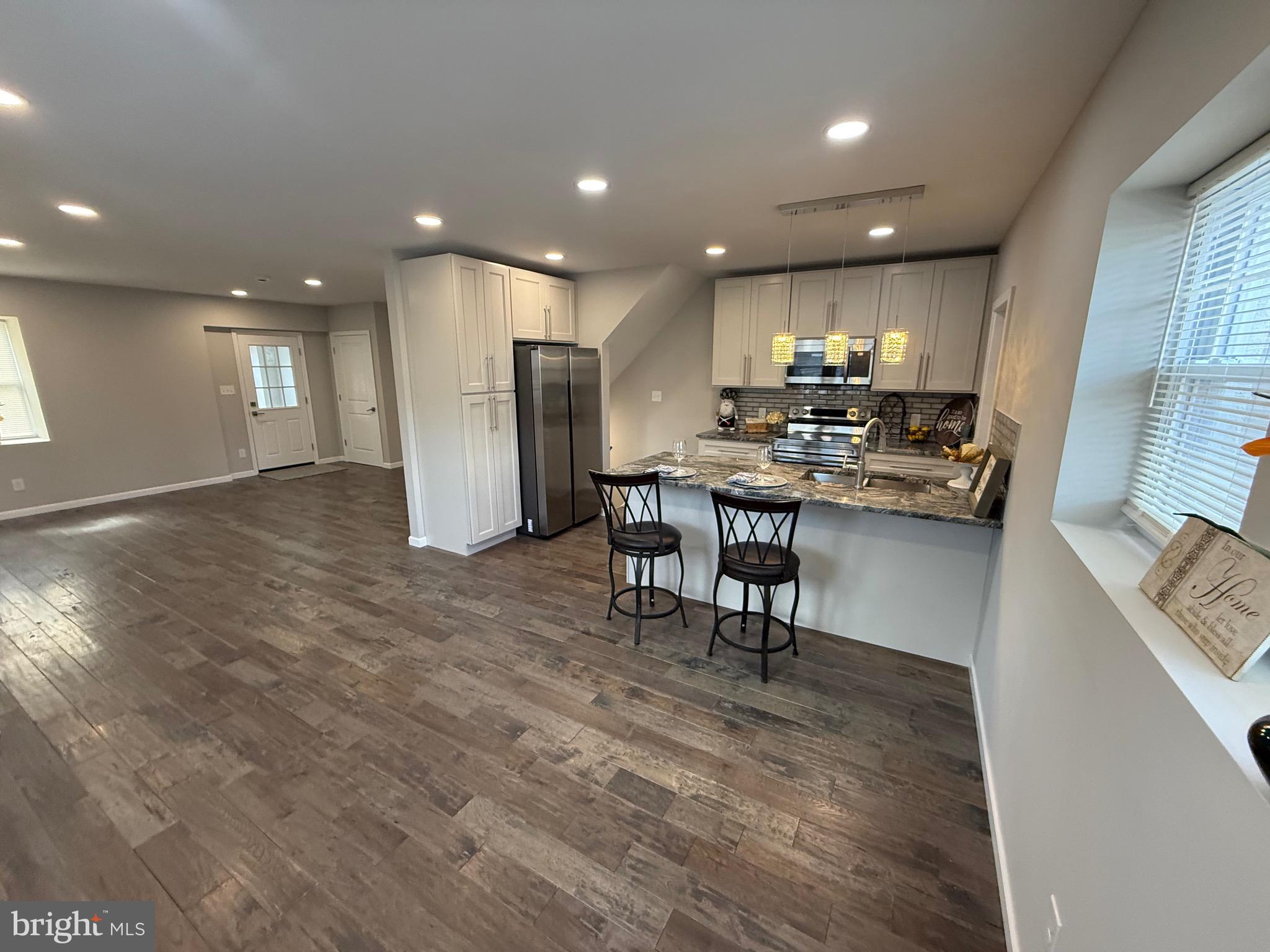 EAST FALLS - Residential