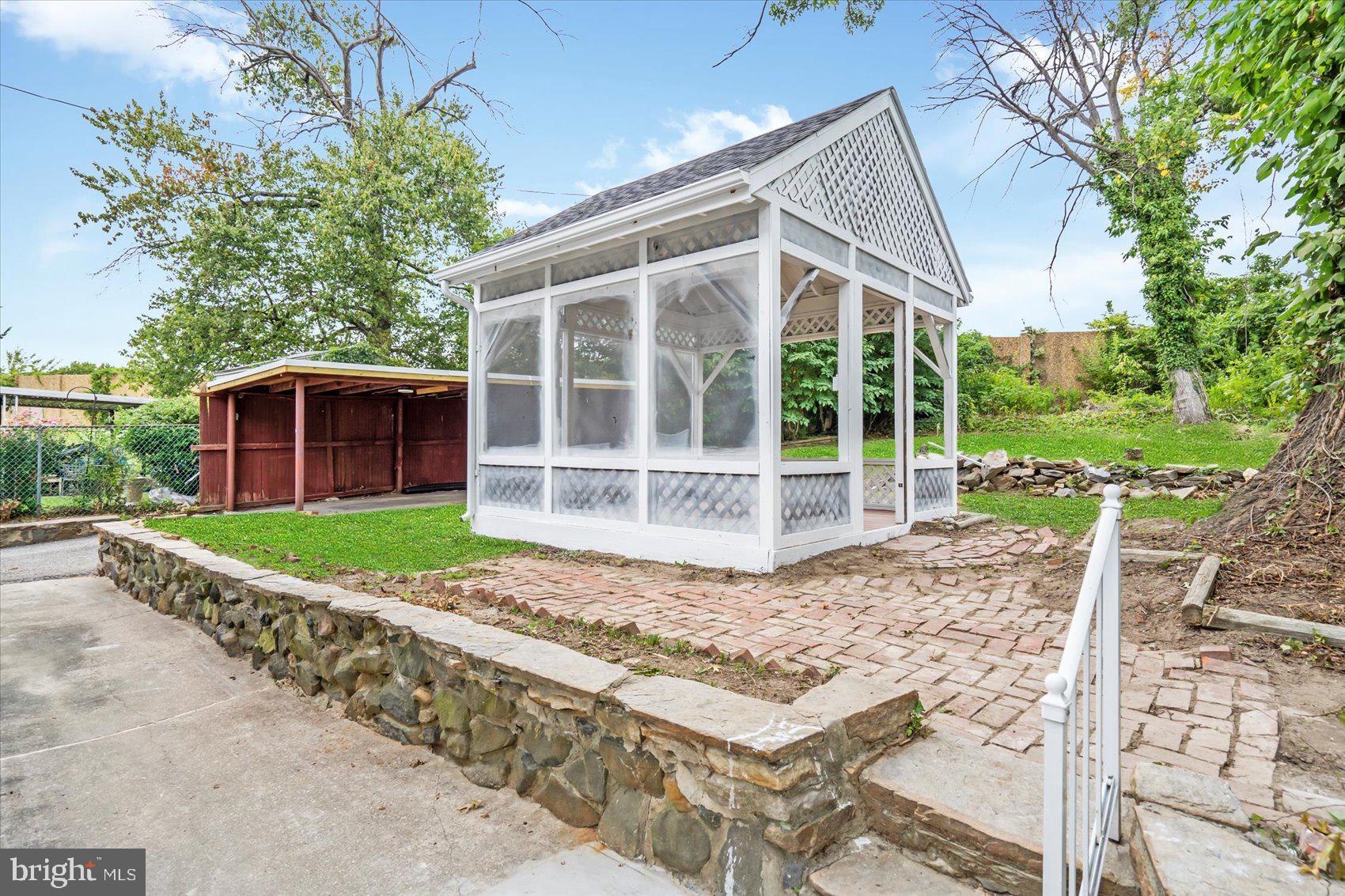 GREYSTONE - Residential