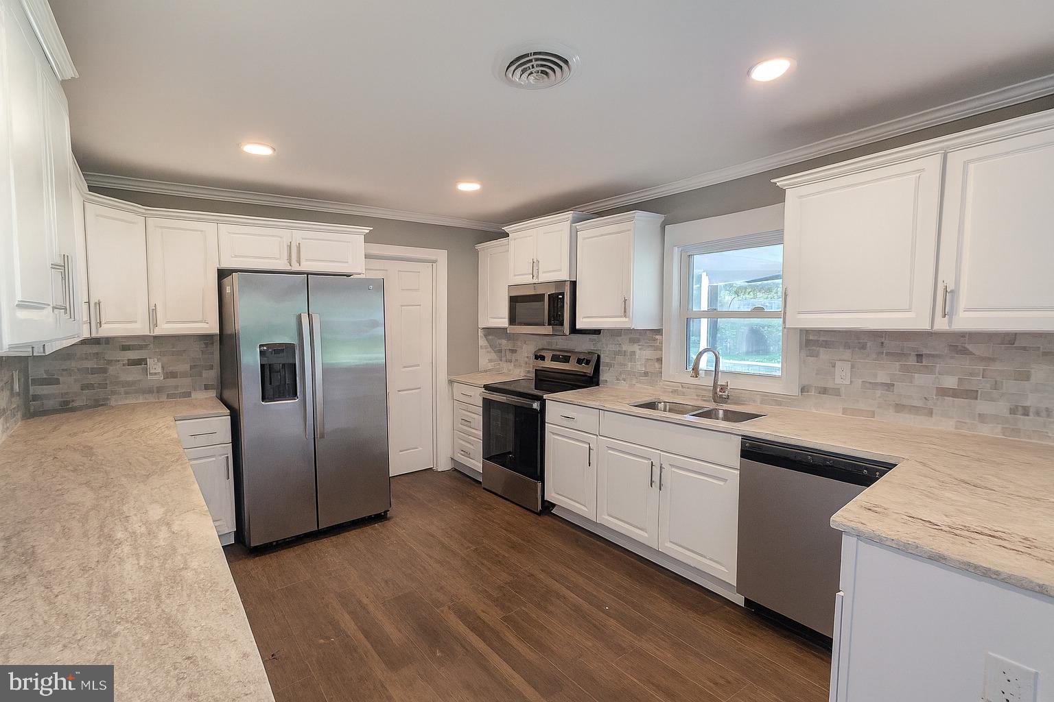 PLEASANT ACRES - Residential