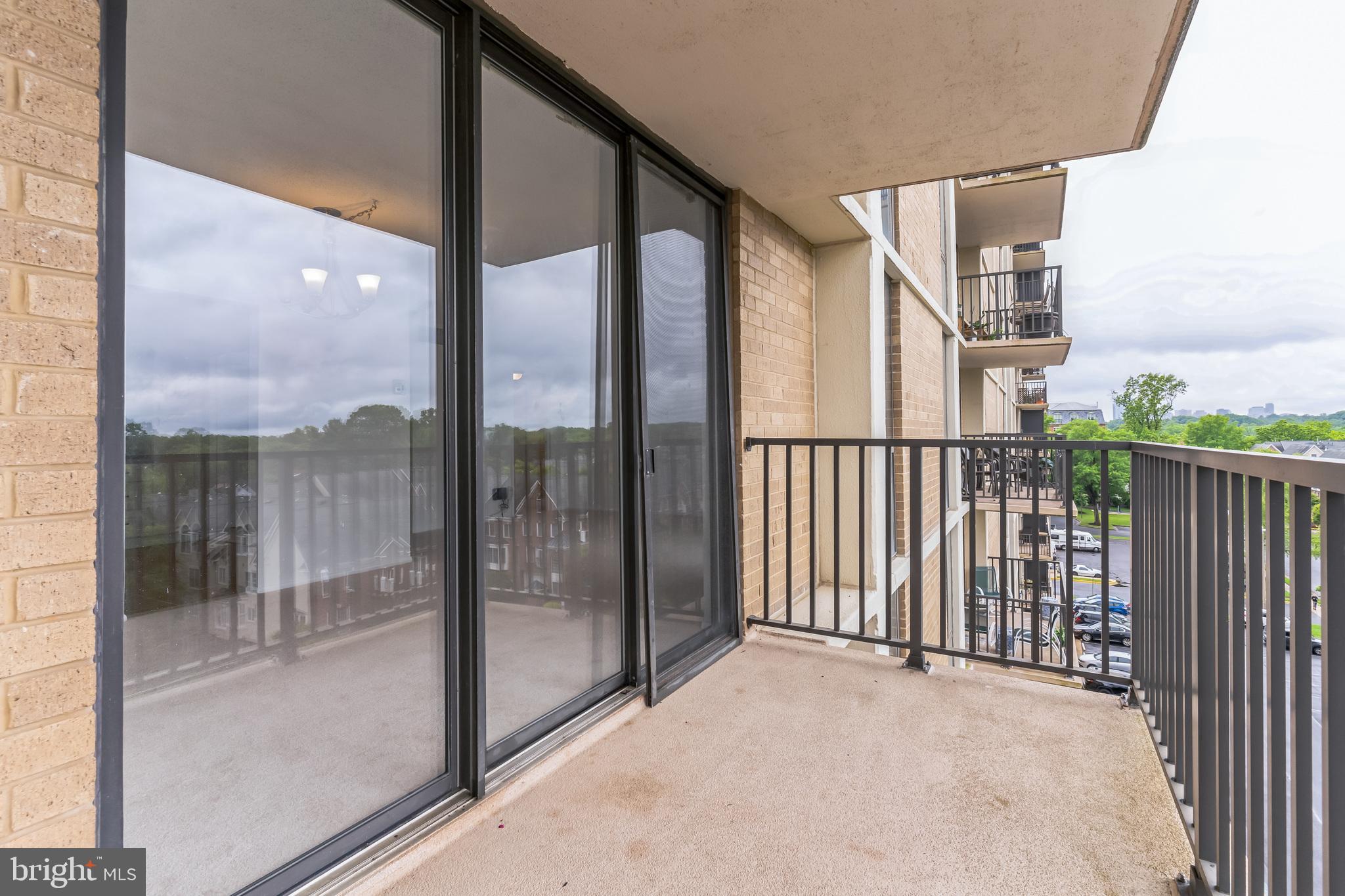 MCLEAN HOUSE NORTH - Residential Lease