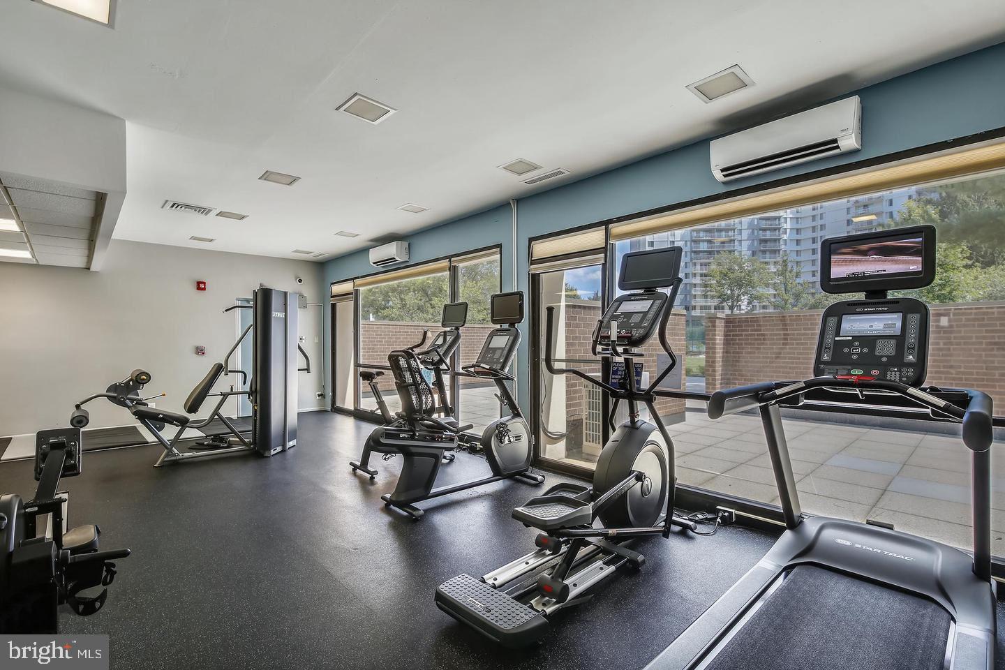 MCLEAN HOUSE NORTH - Residential Lease