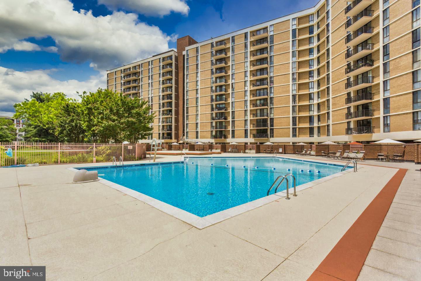 MCLEAN HOUSE NORTH - Residential Lease