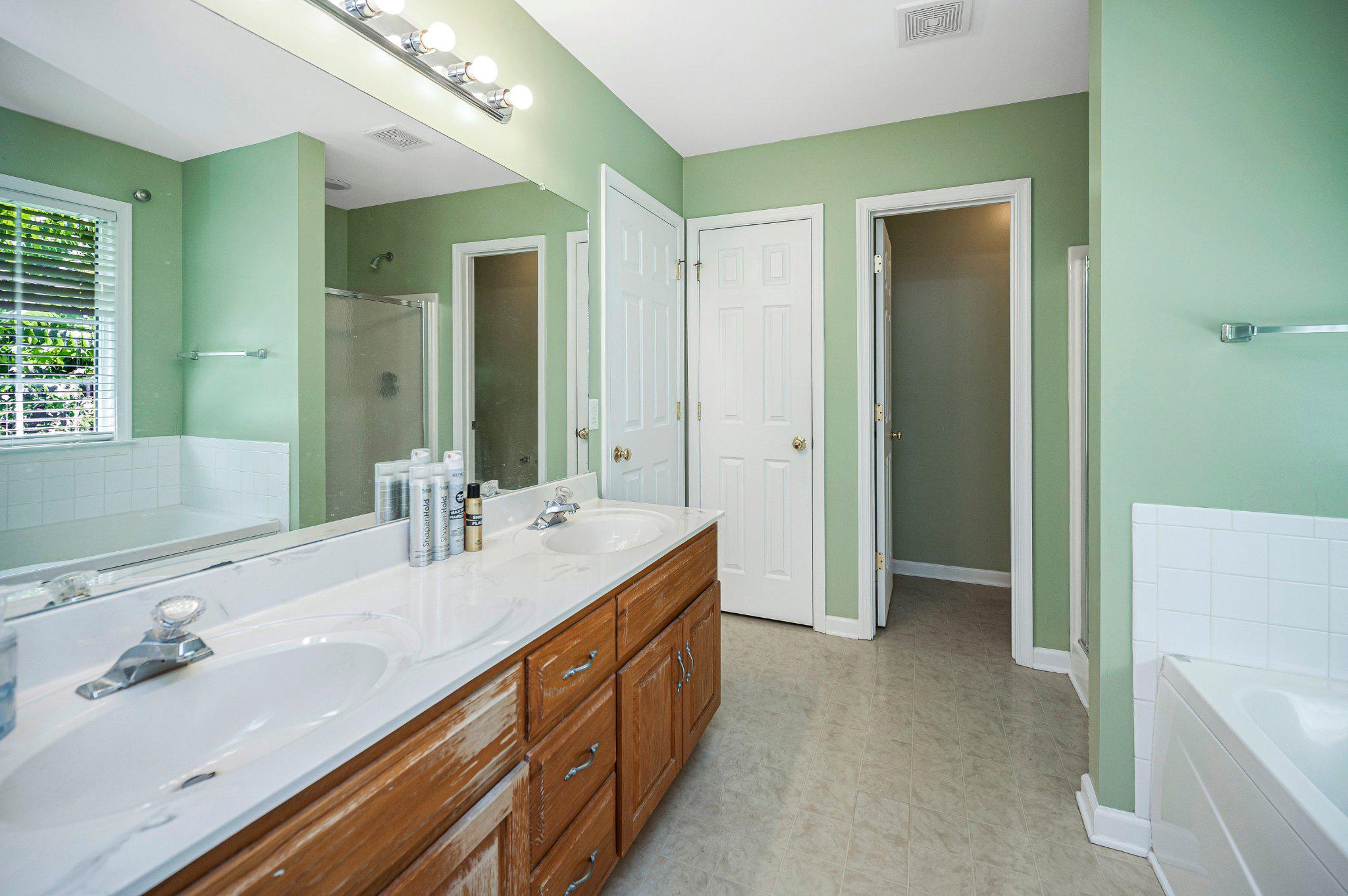 Picture for the property VAST2049560, 4 beds, 4 baths