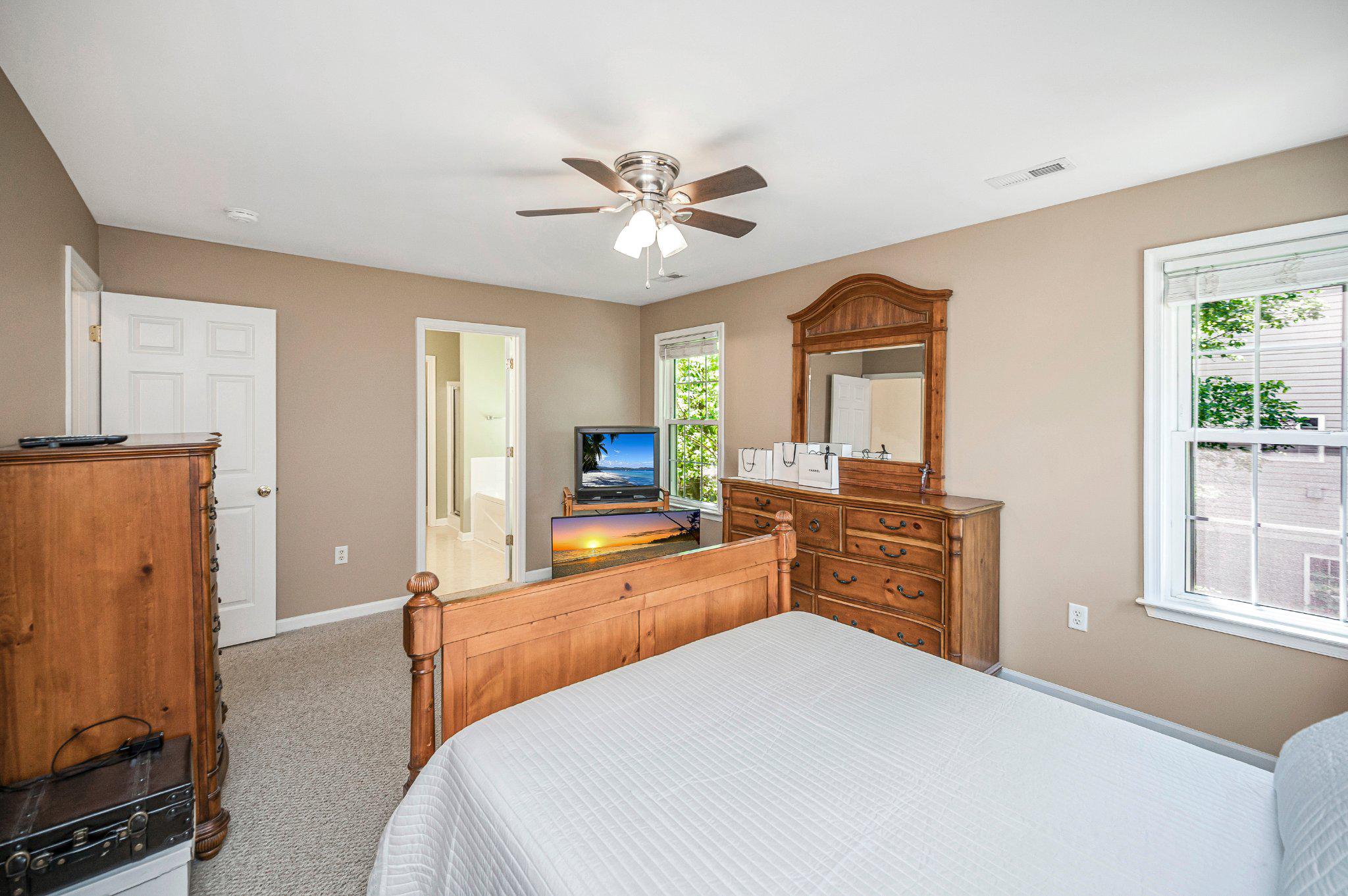 Picture for the property VAST2049560, 4 beds, 4 baths