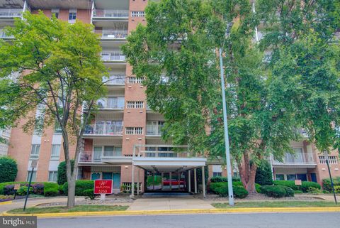 Photo of 5250 Valley Forge Drive #407, ALEXANDRIA, VA 22304 (MLS # VAAX2061154)