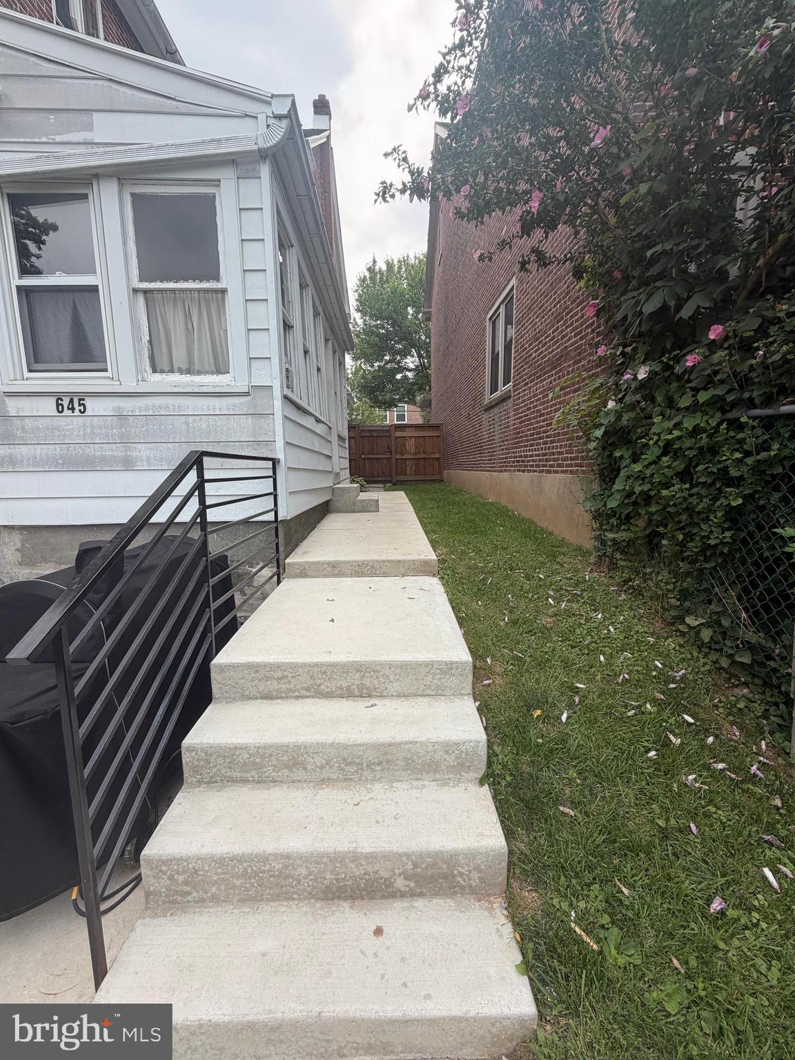 645 N. CHARLOTTE ST