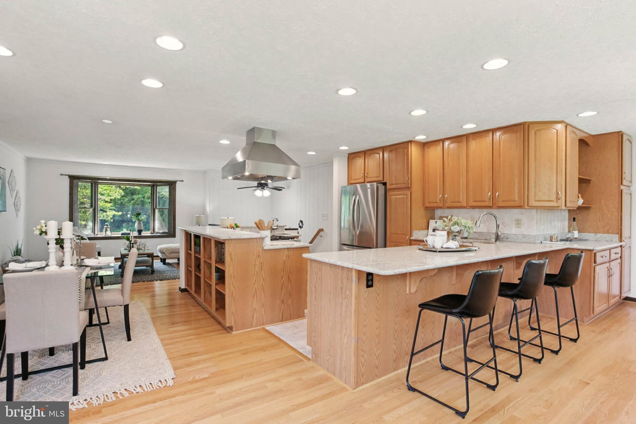 EDGEWATER BEACH - Residential