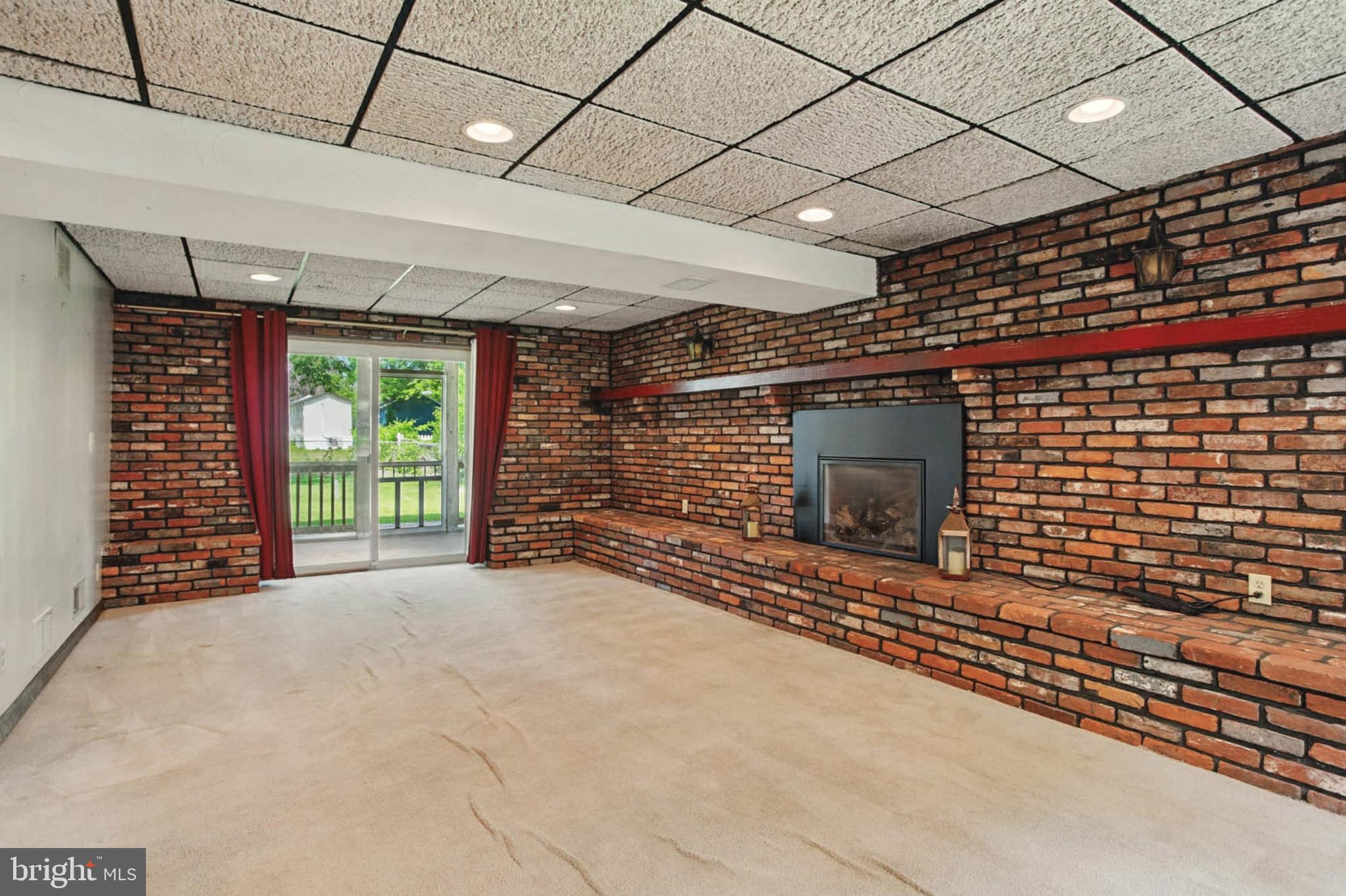 EDGEWATER BEACH - Residential