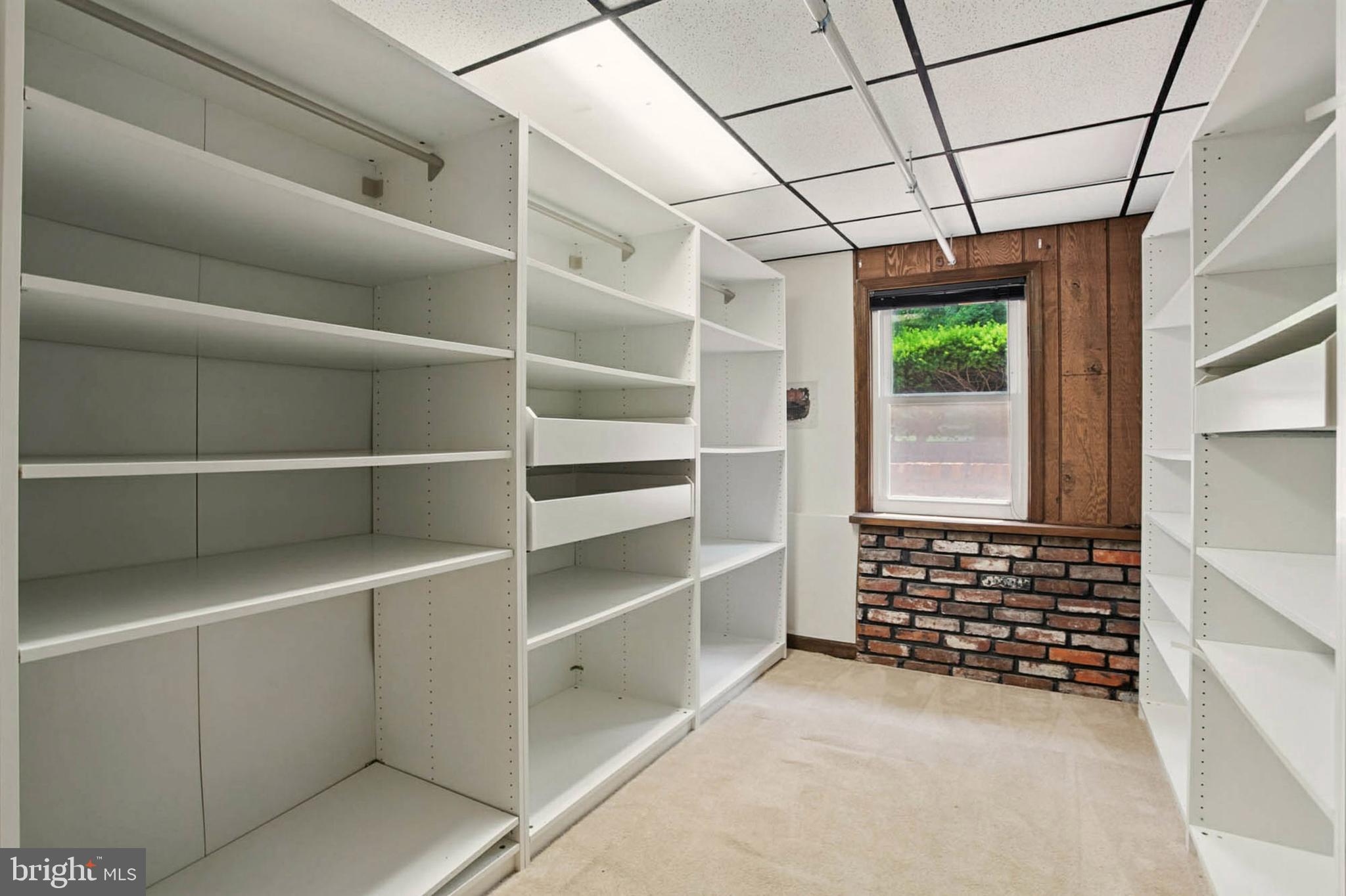 EDGEWATER BEACH - Residential