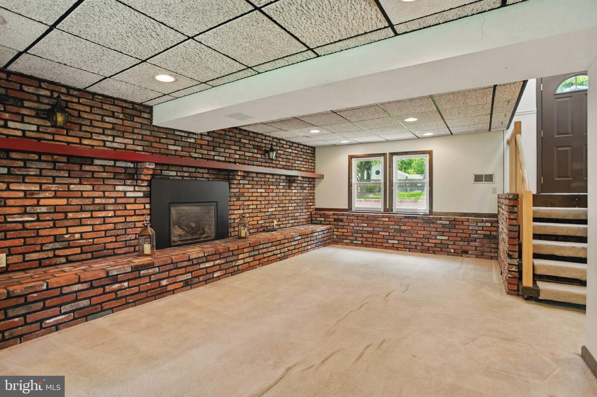 EDGEWATER BEACH - Residential