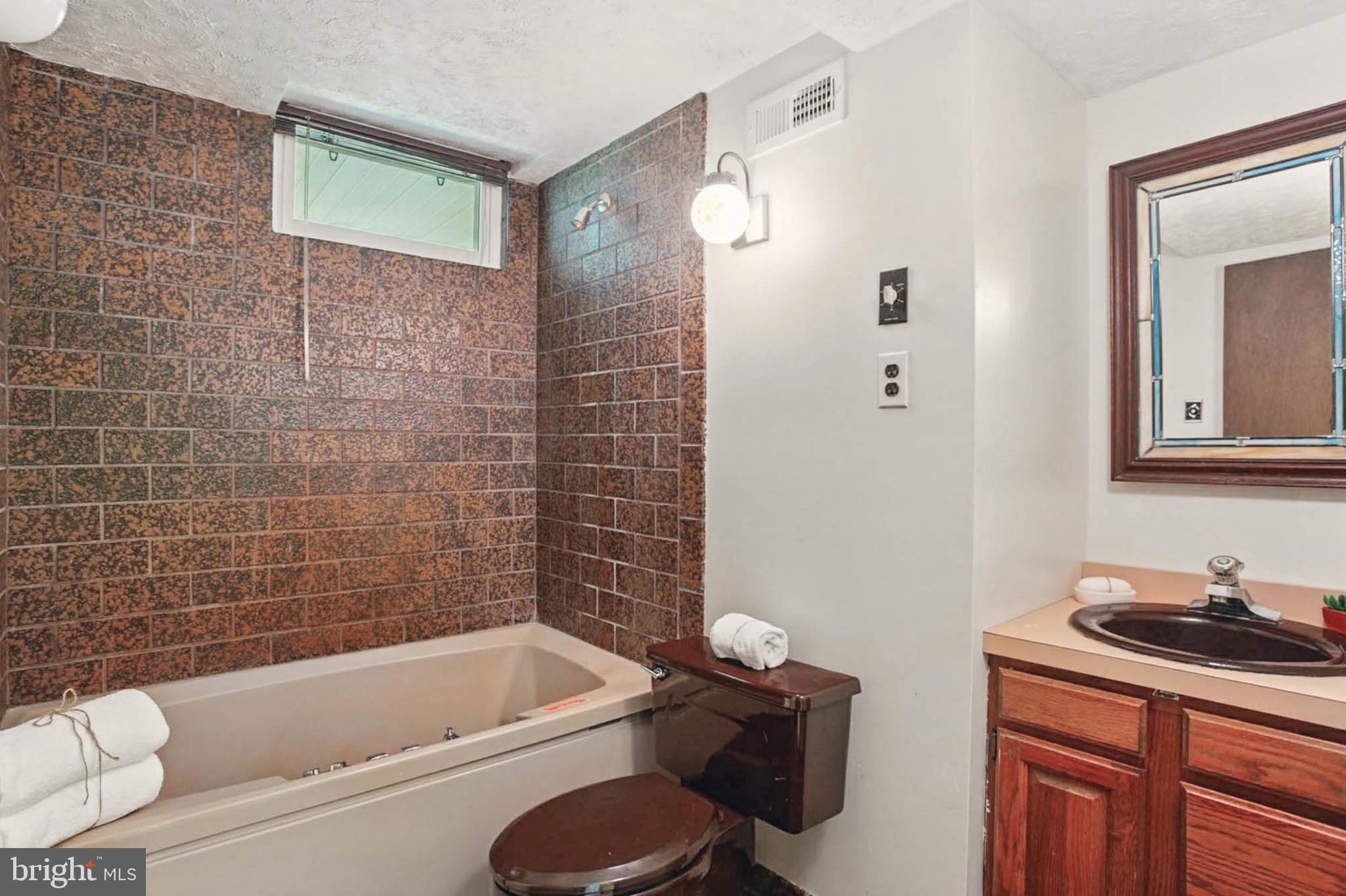 EDGEWATER BEACH - Residential