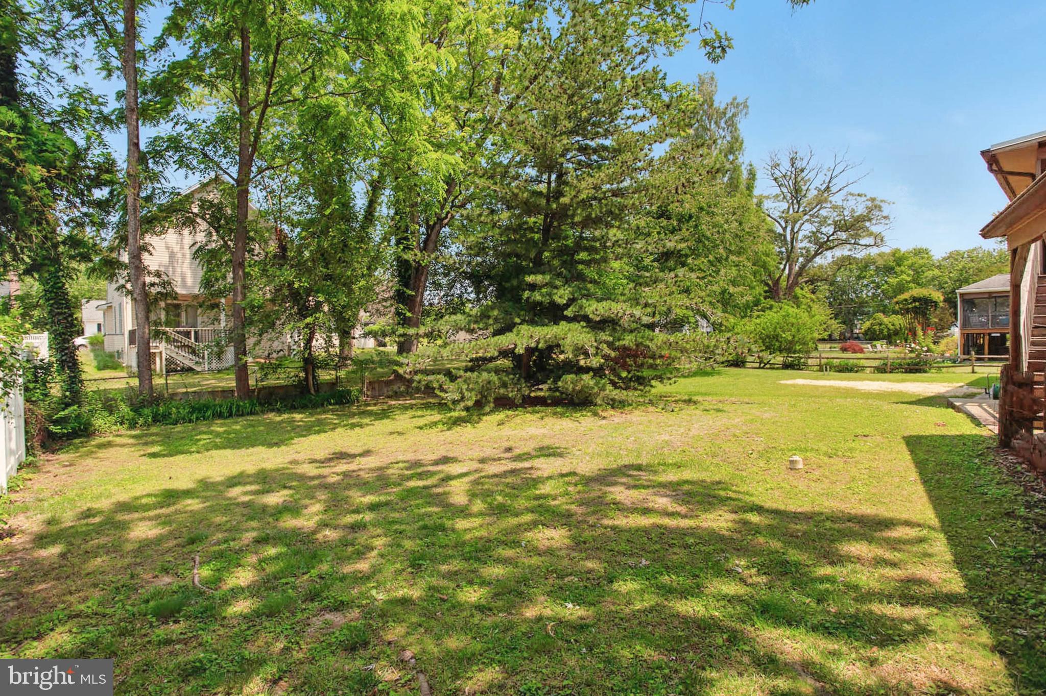 EDGEWATER BEACH - Residential