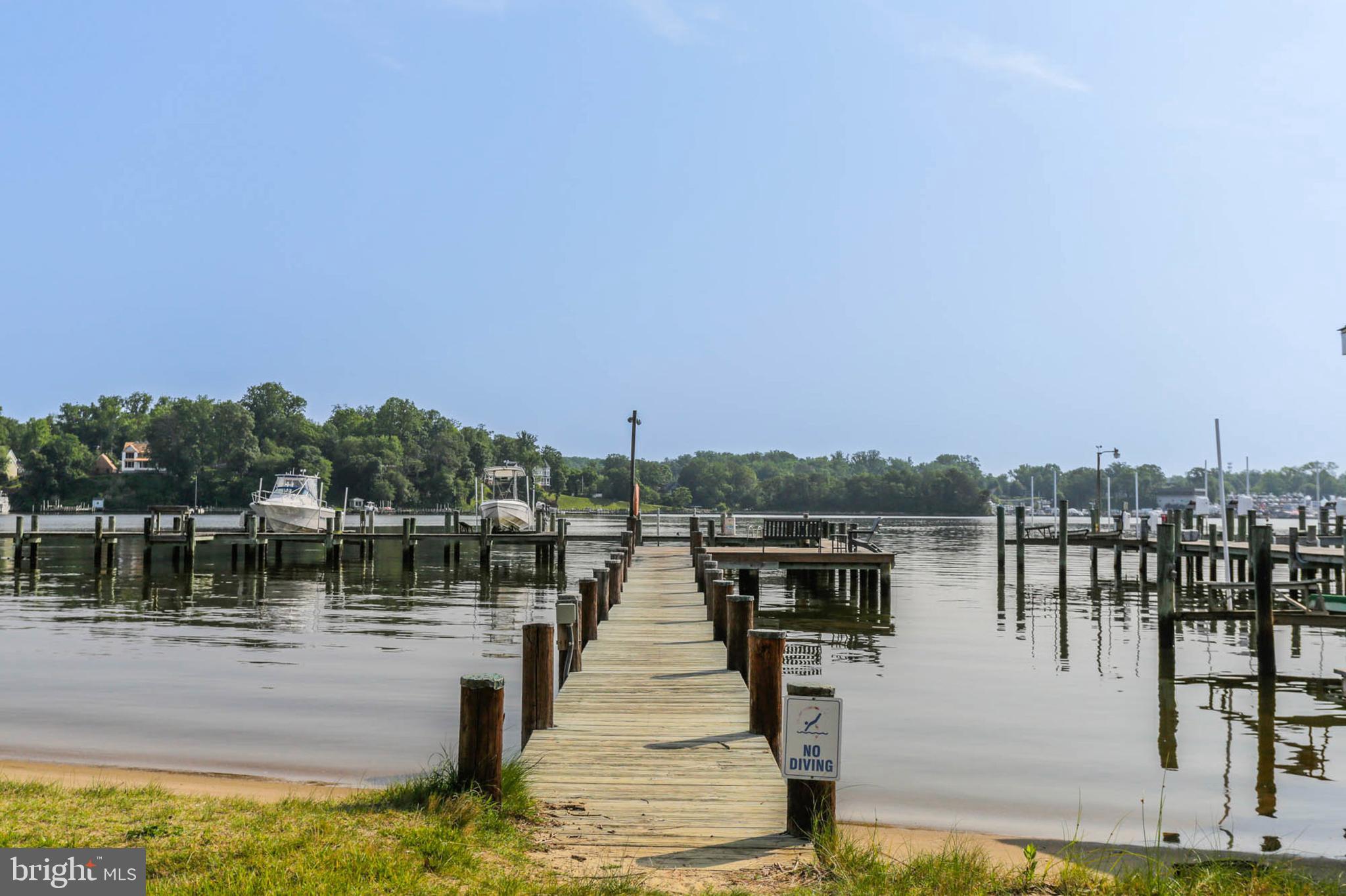 EDGEWATER BEACH - Residential