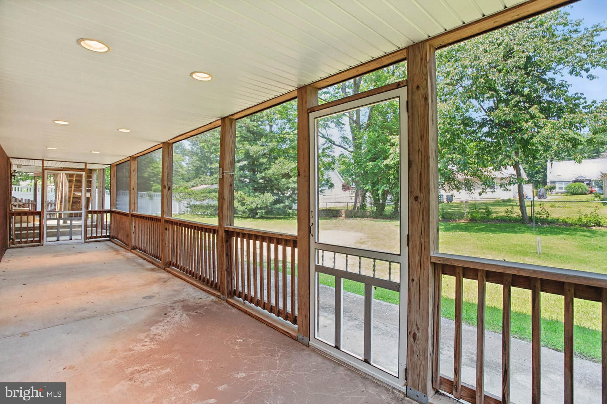 EDGEWATER BEACH - Residential