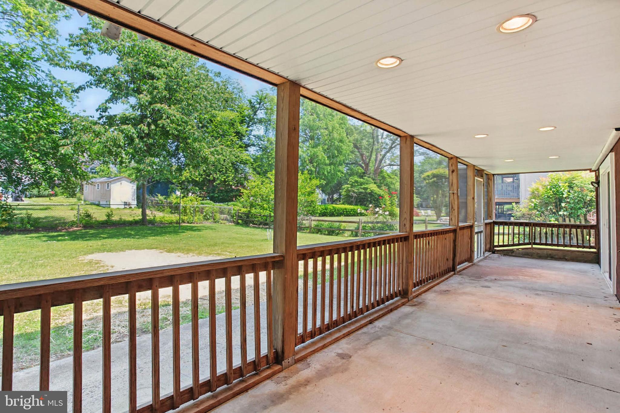 EDGEWATER BEACH - Residential