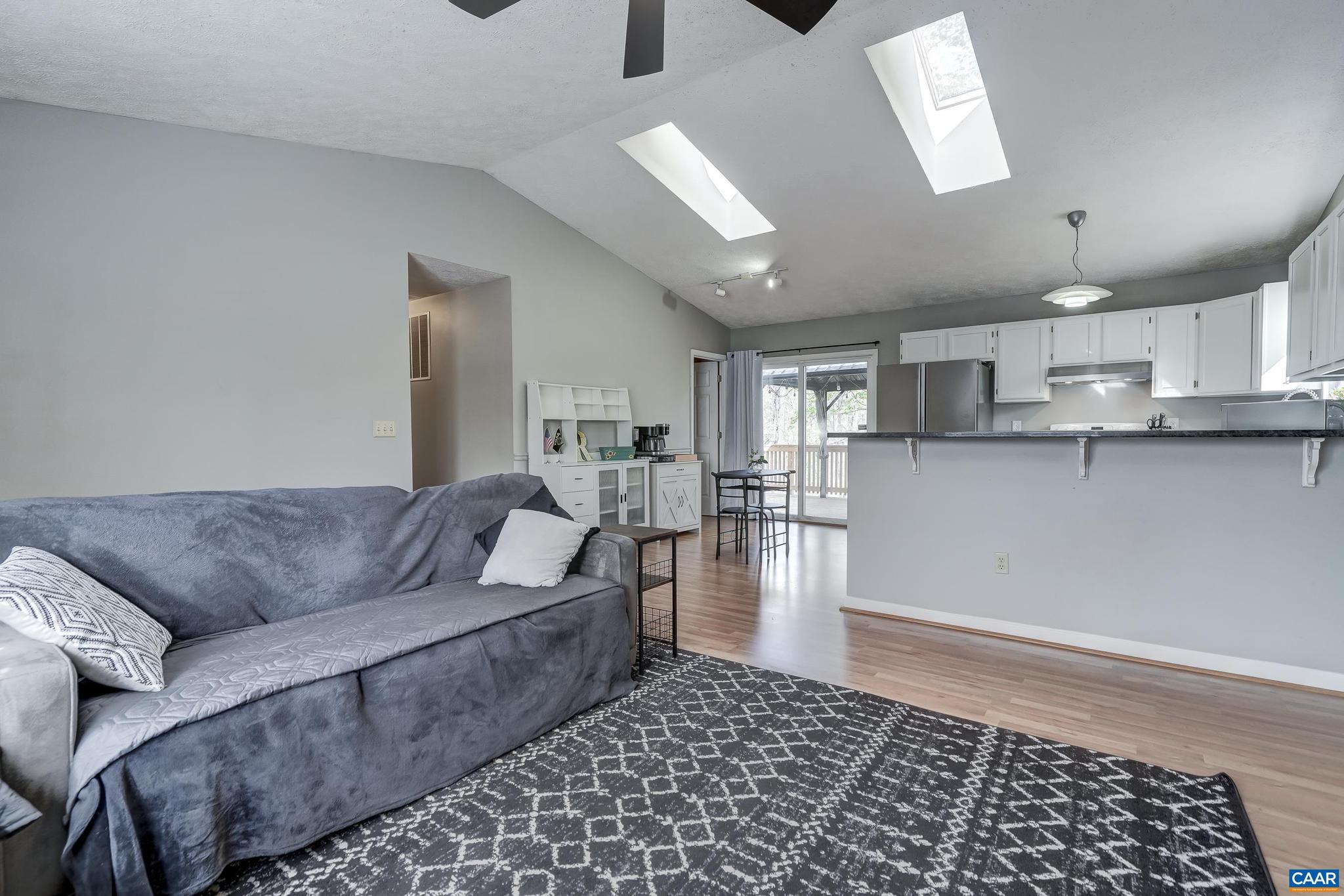 LAKE MONTICELLO - Residential