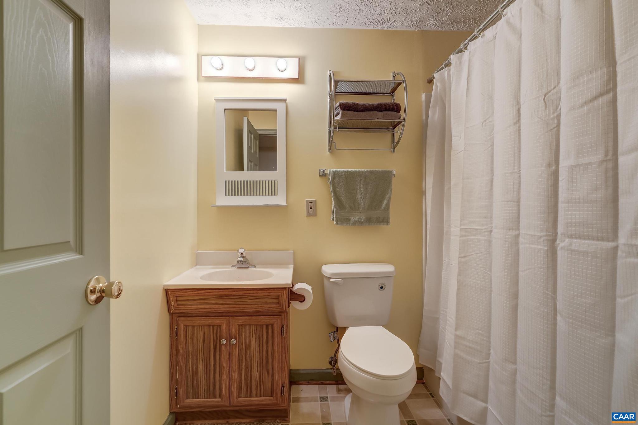 LAKE MONTICELLO - Residential