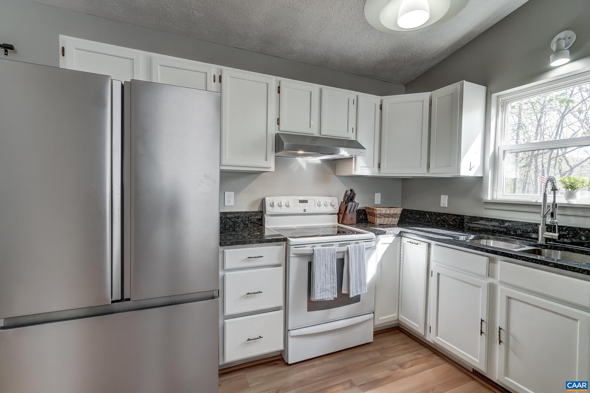 LAKE MONTICELLO - Residential