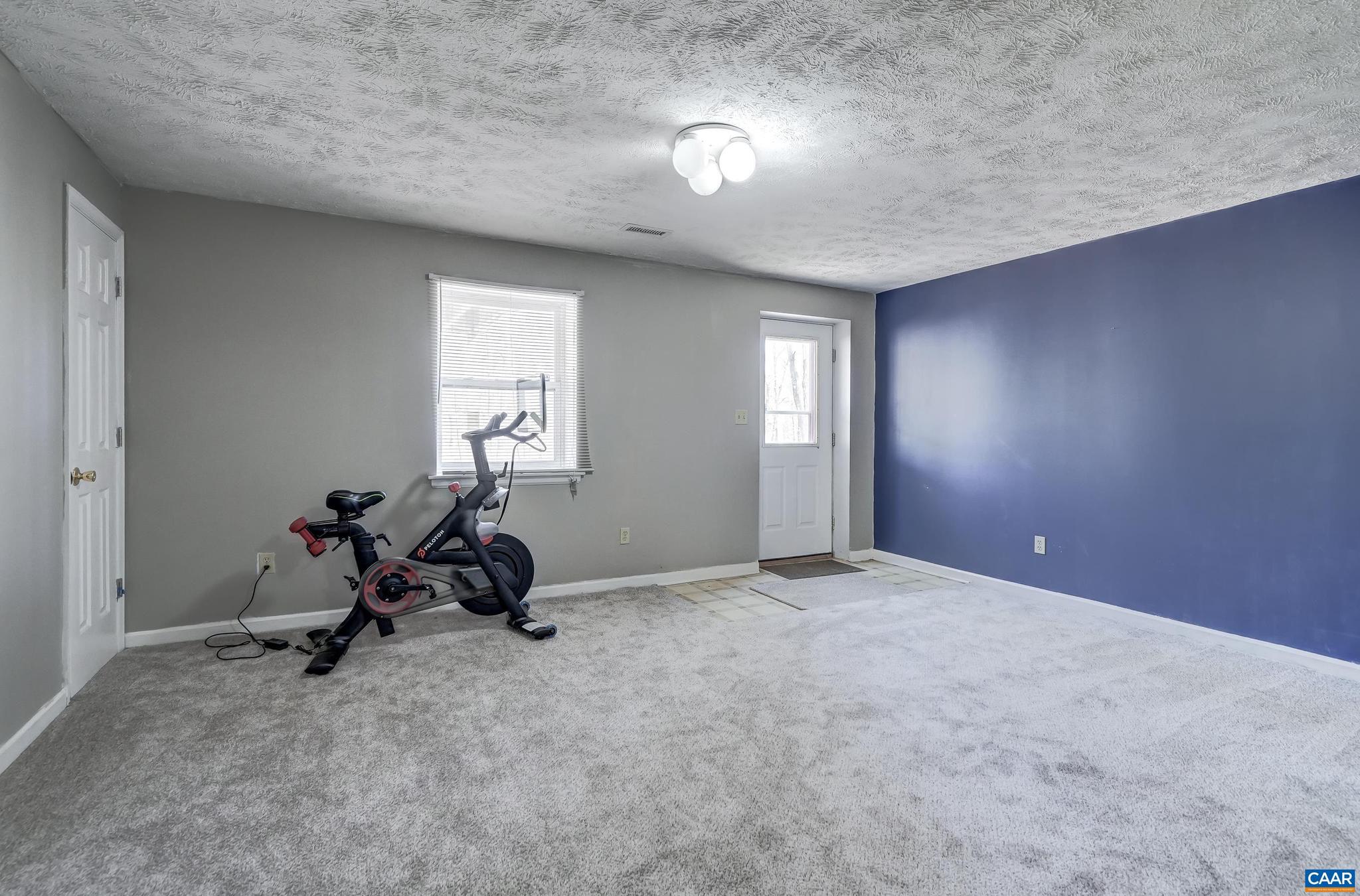 LAKE MONTICELLO - Residential