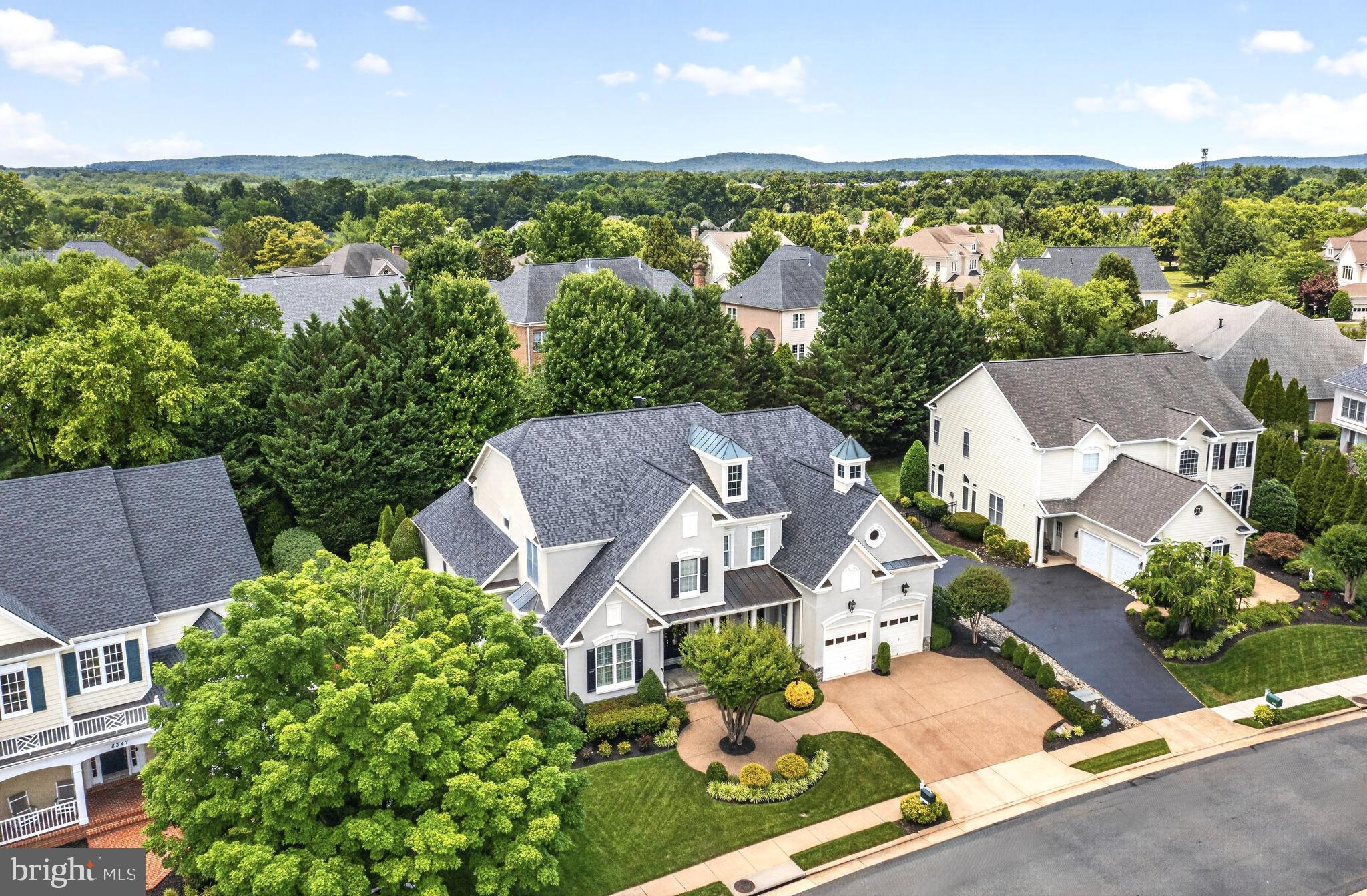 8351 ROXBOROUGH LOOP