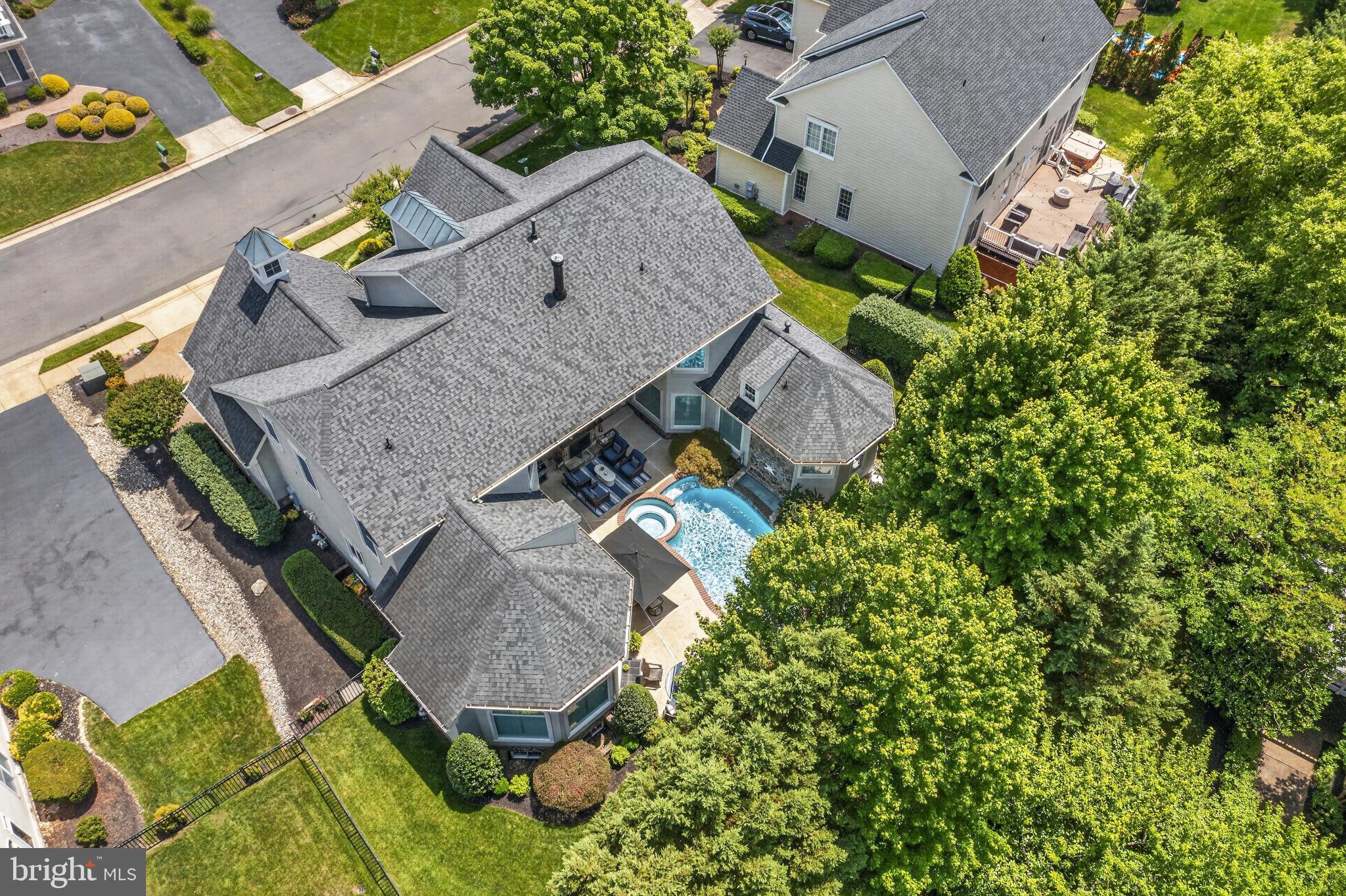8351 ROXBOROUGH LOOP