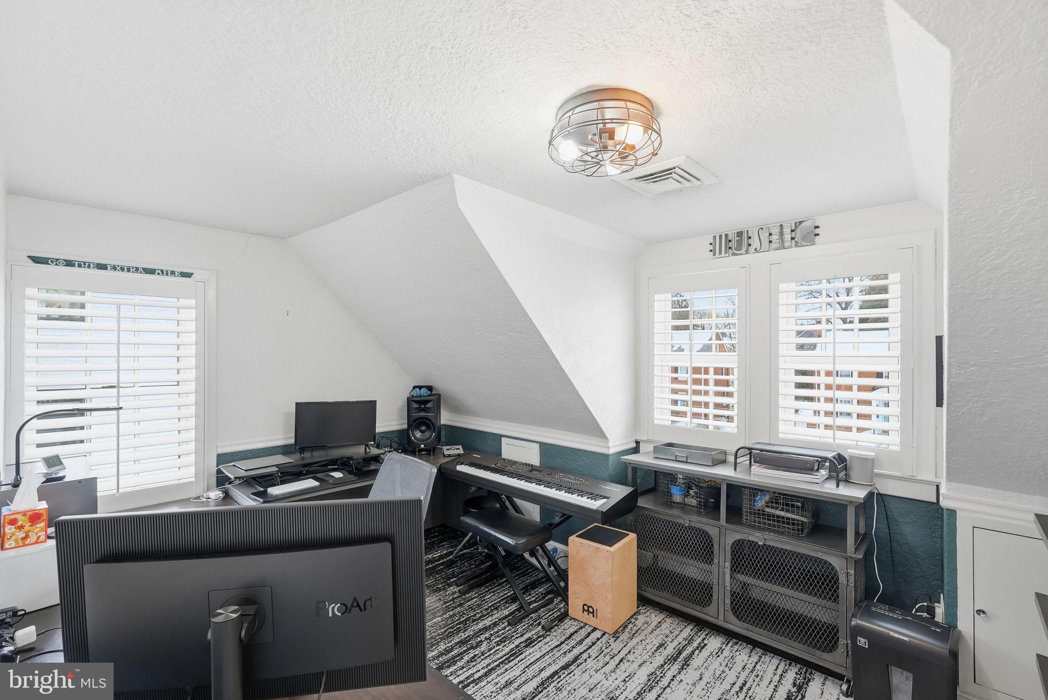 WAYCROFT WOODLAWN - Residential