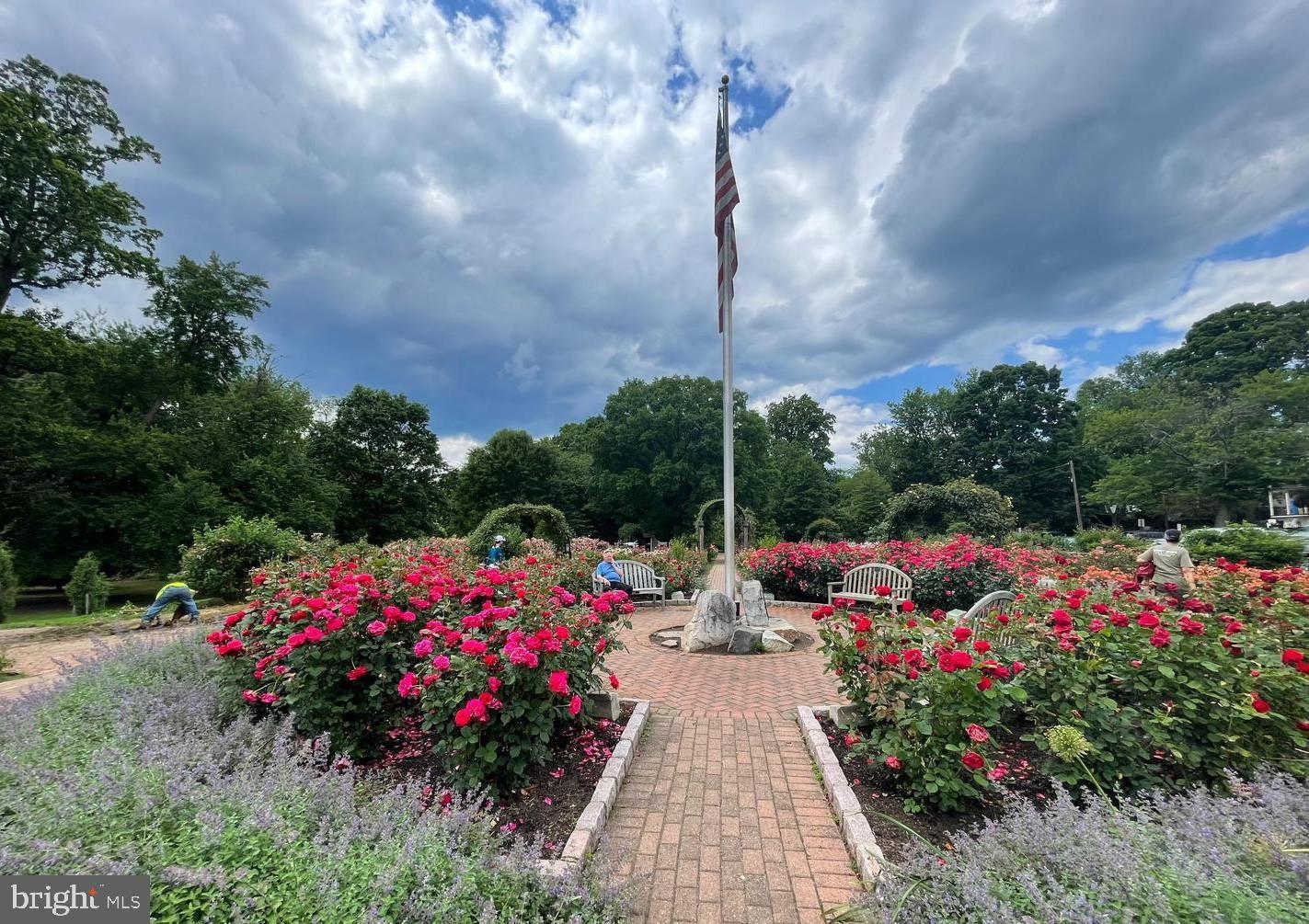 WAYCROFT WOODLAWN - Residential